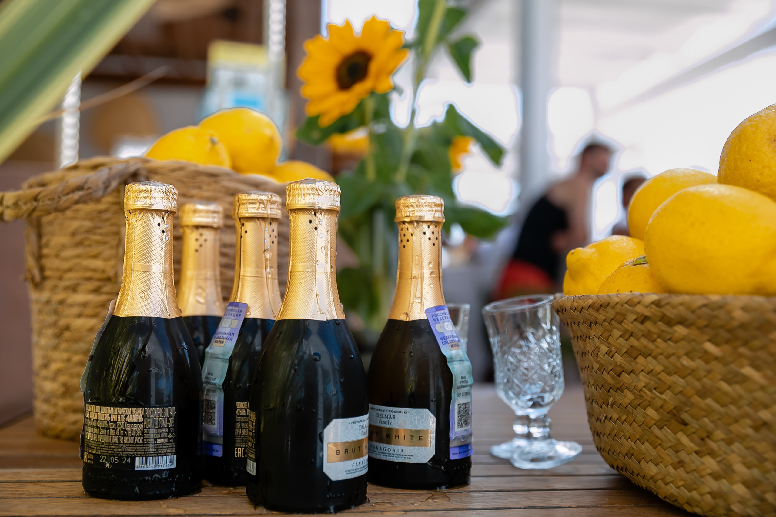 «Похмельный рейв» в ресторане DELMAR. Репортажный фотограф в Ялте Алексей Семёнов