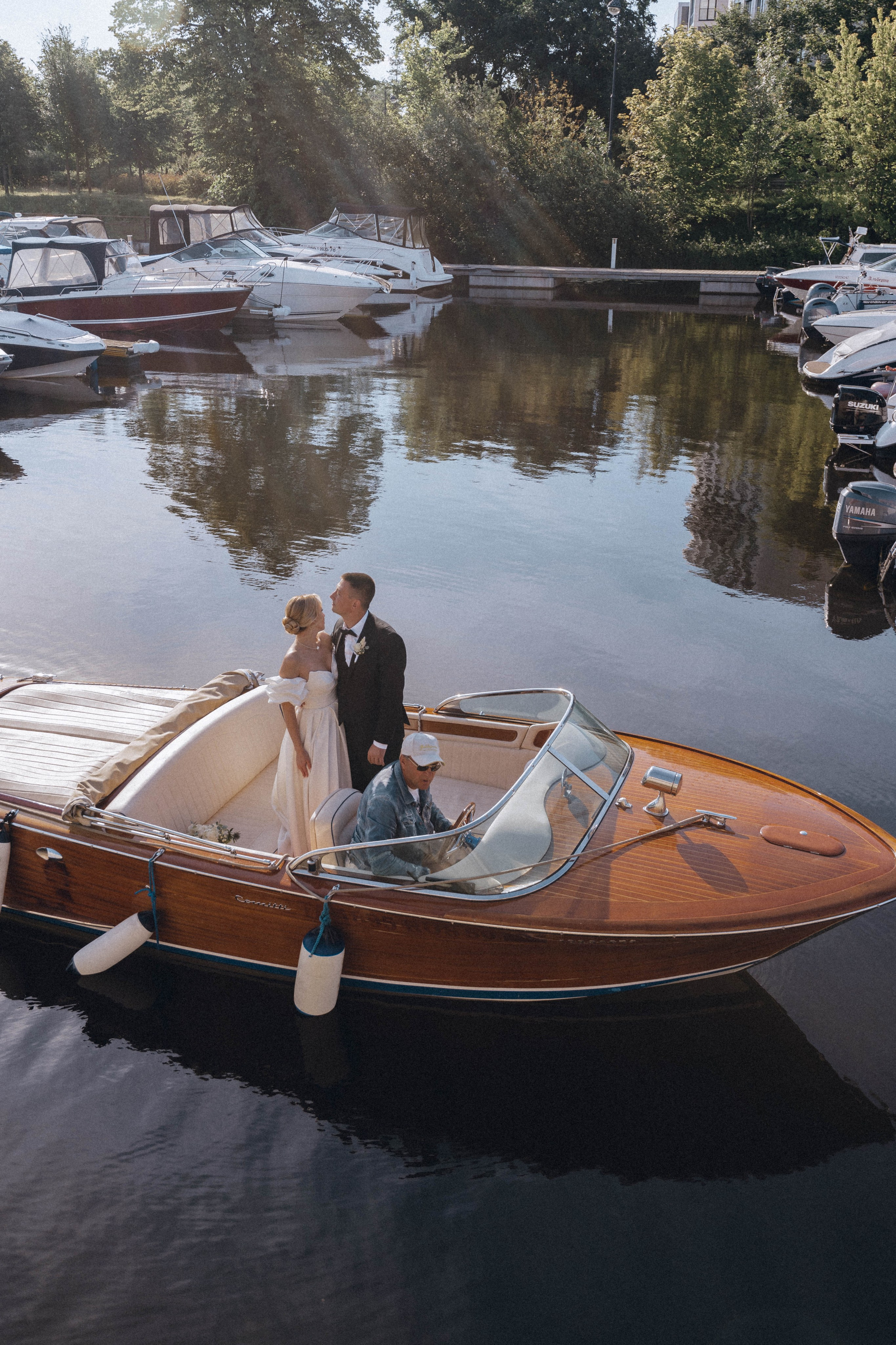 СВАДЕНБНАЯ СЬЕМКА НА КАТЕРЕ ПО КАНАЛАМ САНКТ-ПЕТЕРБУРГА И В АКВАТОРИИ НЕВЫ. Профессиональный фотограф, Санкт-Петербург — Виктория Богомолова