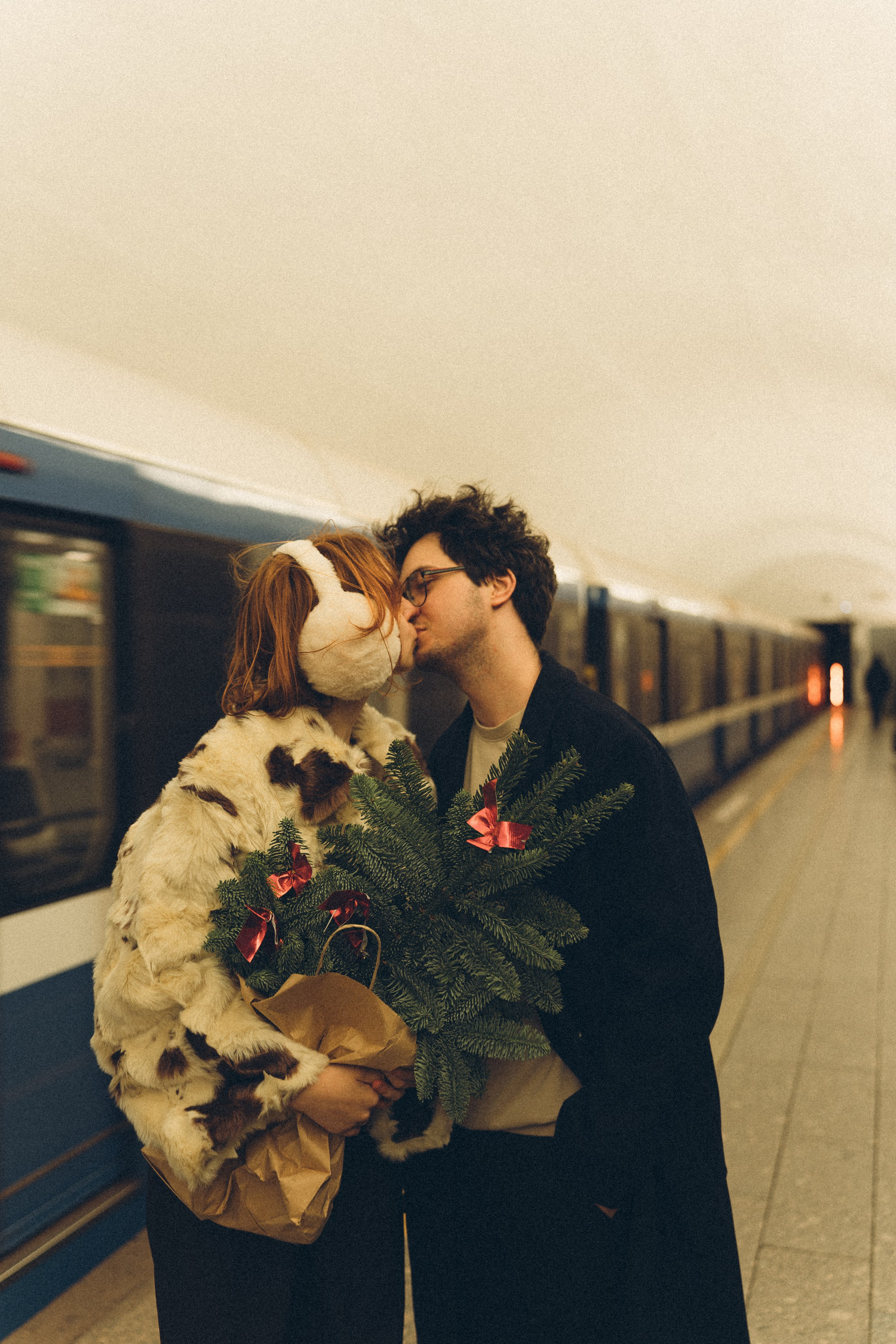НОВОГОДНЯЯ ФОТОСЕСИИЯ ПАРЫ В МЕТРО ЛЮБОВЬ. Профессиональный фотограф, Санкт-Петербург — Виктория Богомолова