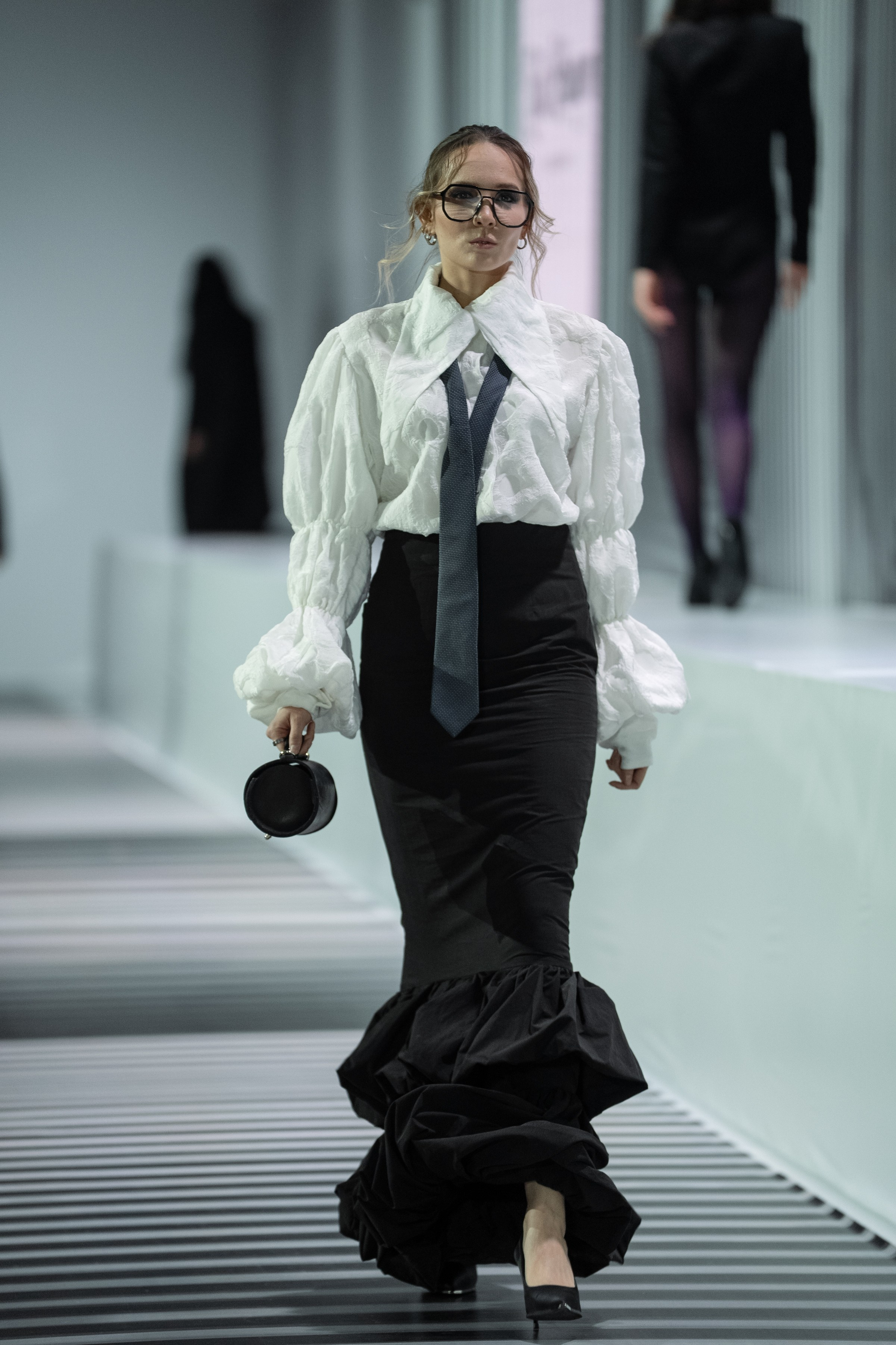 Designer LEILA KHANUM. Сайт Алматинского НЮ АРТ, будуар и фэшн фотографа Дениса Карпенко