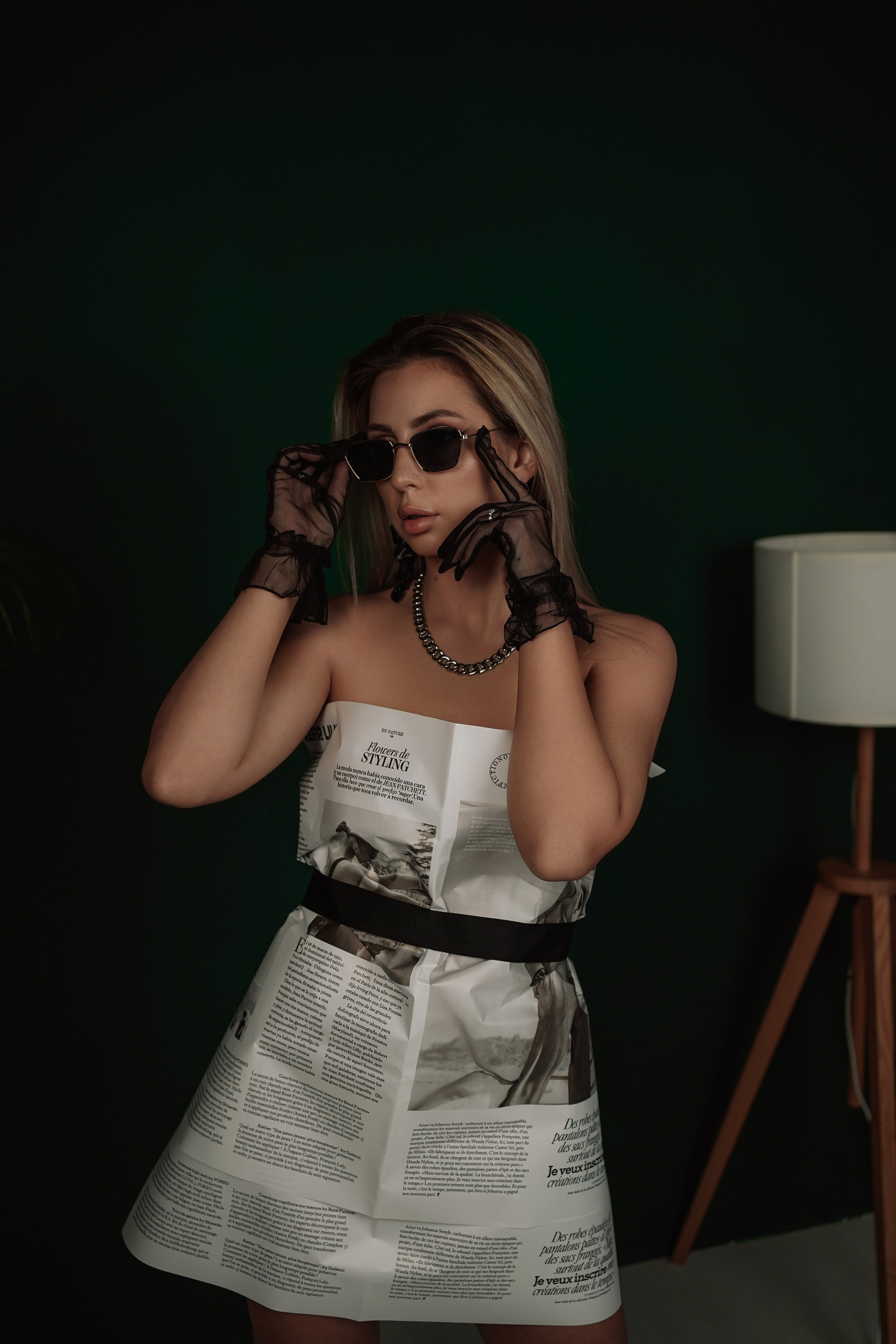 Фотостудия Рафинад. Женский фотограф Новочеркасск, Ростов-на-Дону, Шахты. Девушка в газете. Свадебный фотограф в Ростове-на-Дону. Таинство Крещения и Венчания, семейные фотосессии. Алёна Чёботова