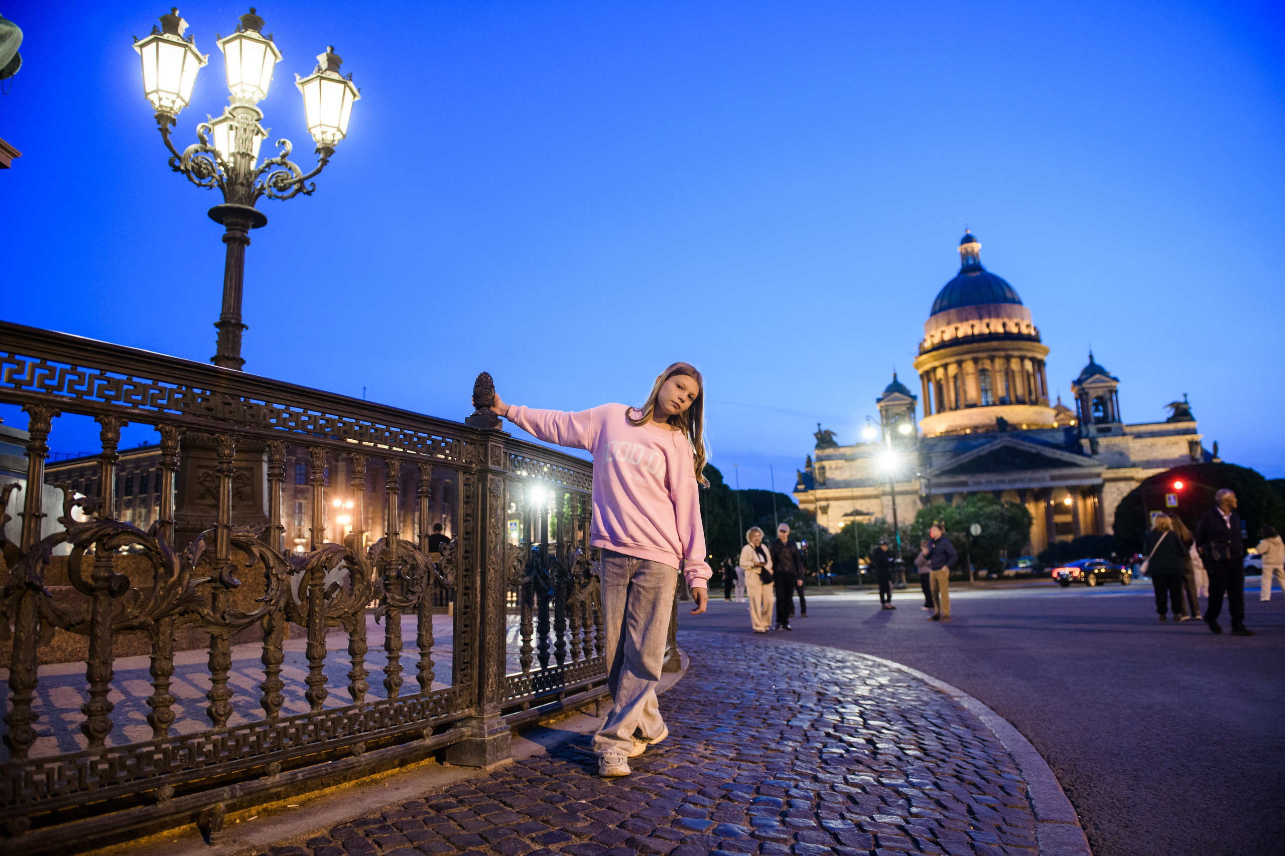 БЕЛАЯ НОЧЬ прогулка. Предметный фотограф Санкт-Петербург