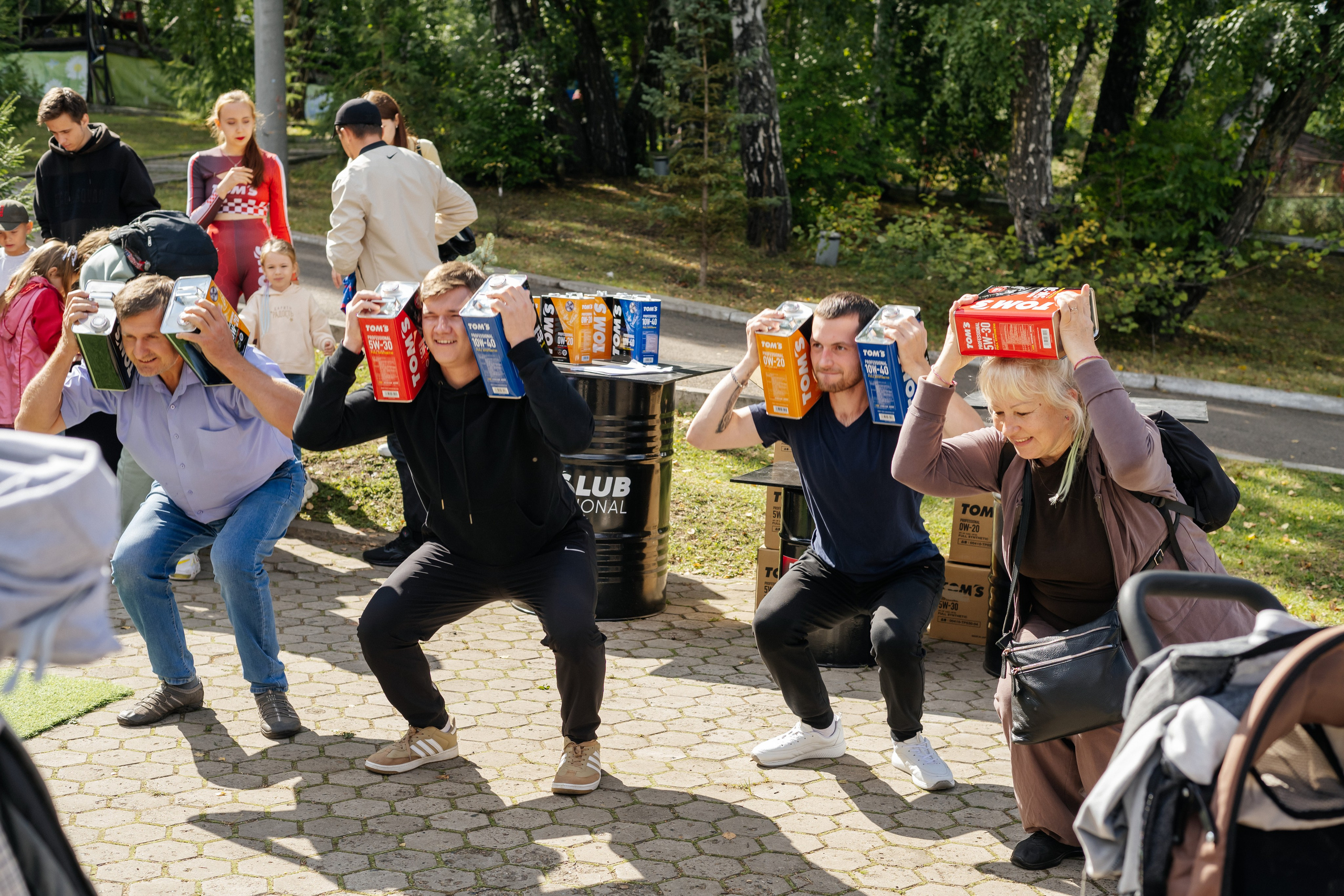 Моторное масло Tom's. Фотограф в Красноярске