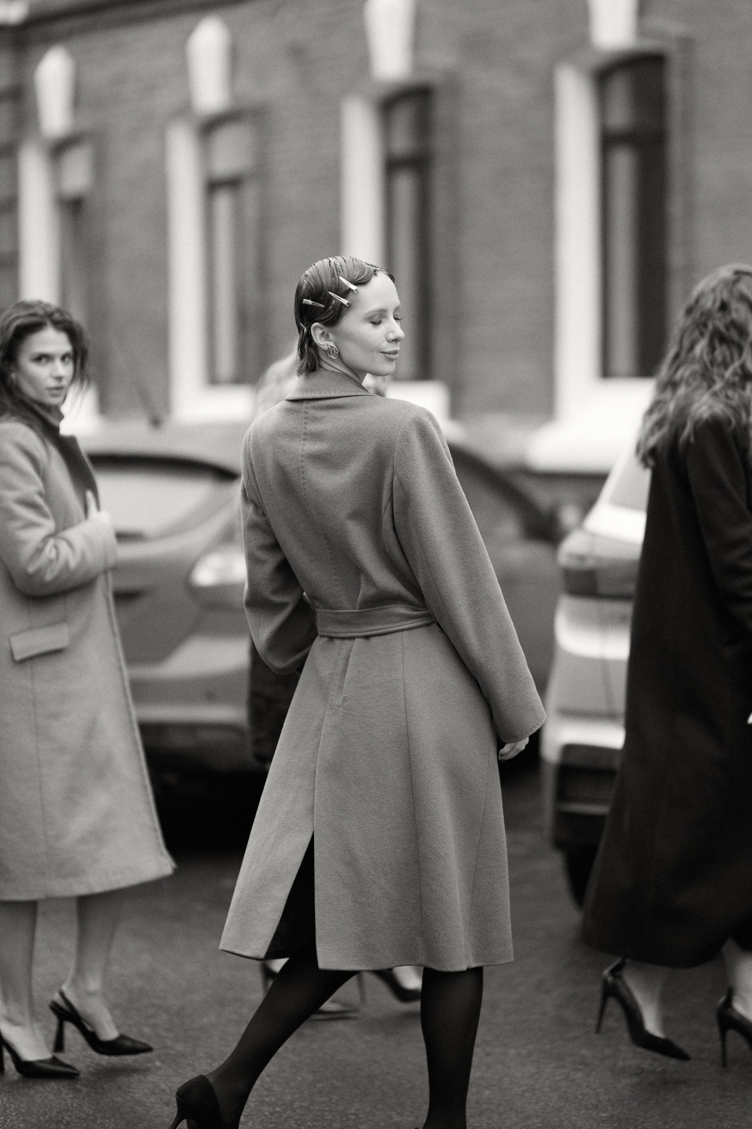 Чб модели. Профессиональный Фотограф во Владимире, в Москве и в Суздале — Полина Романычева