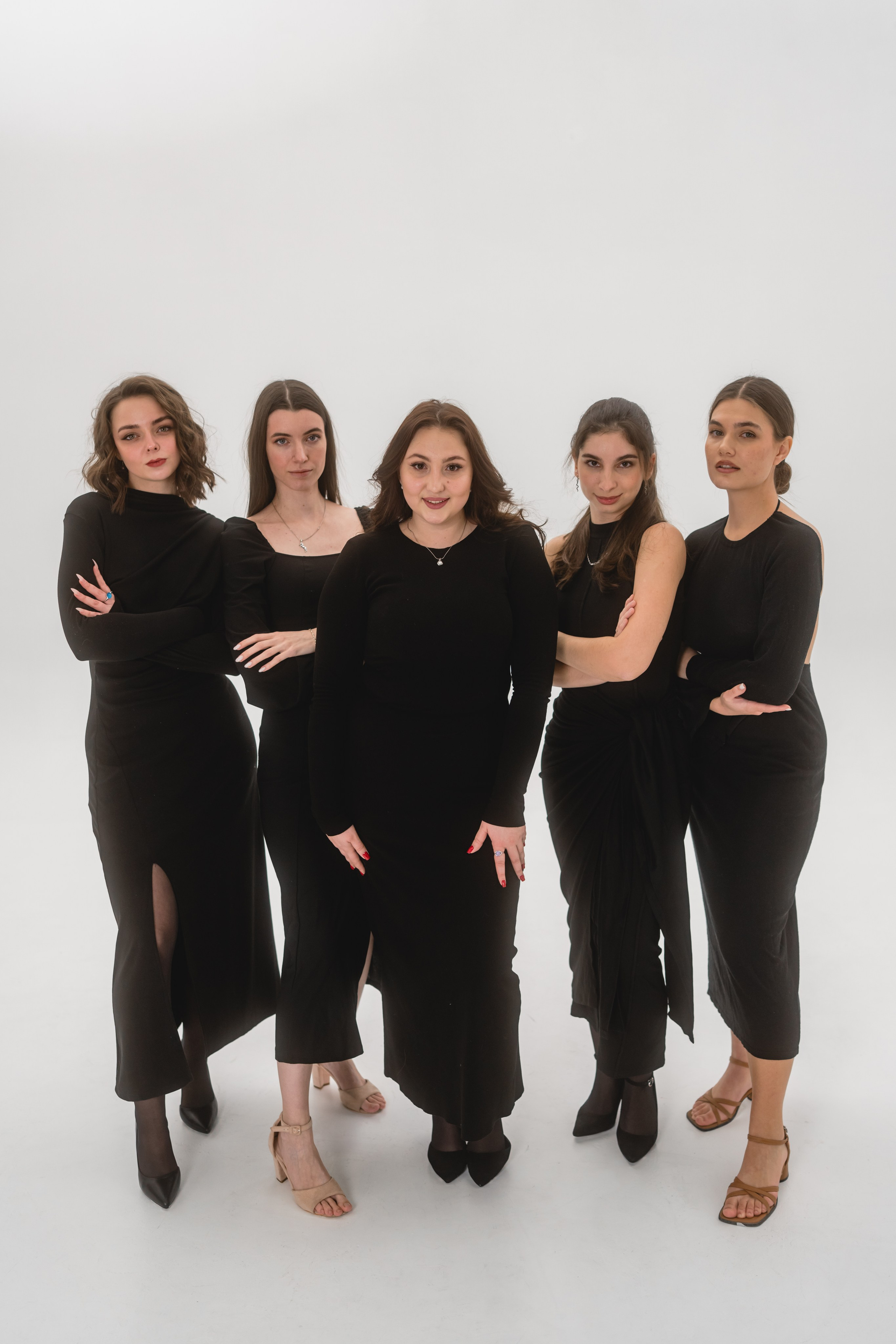 Студийная групповая фотосессия. Свадебный и индивидуальный фотограф Аля Мамакова