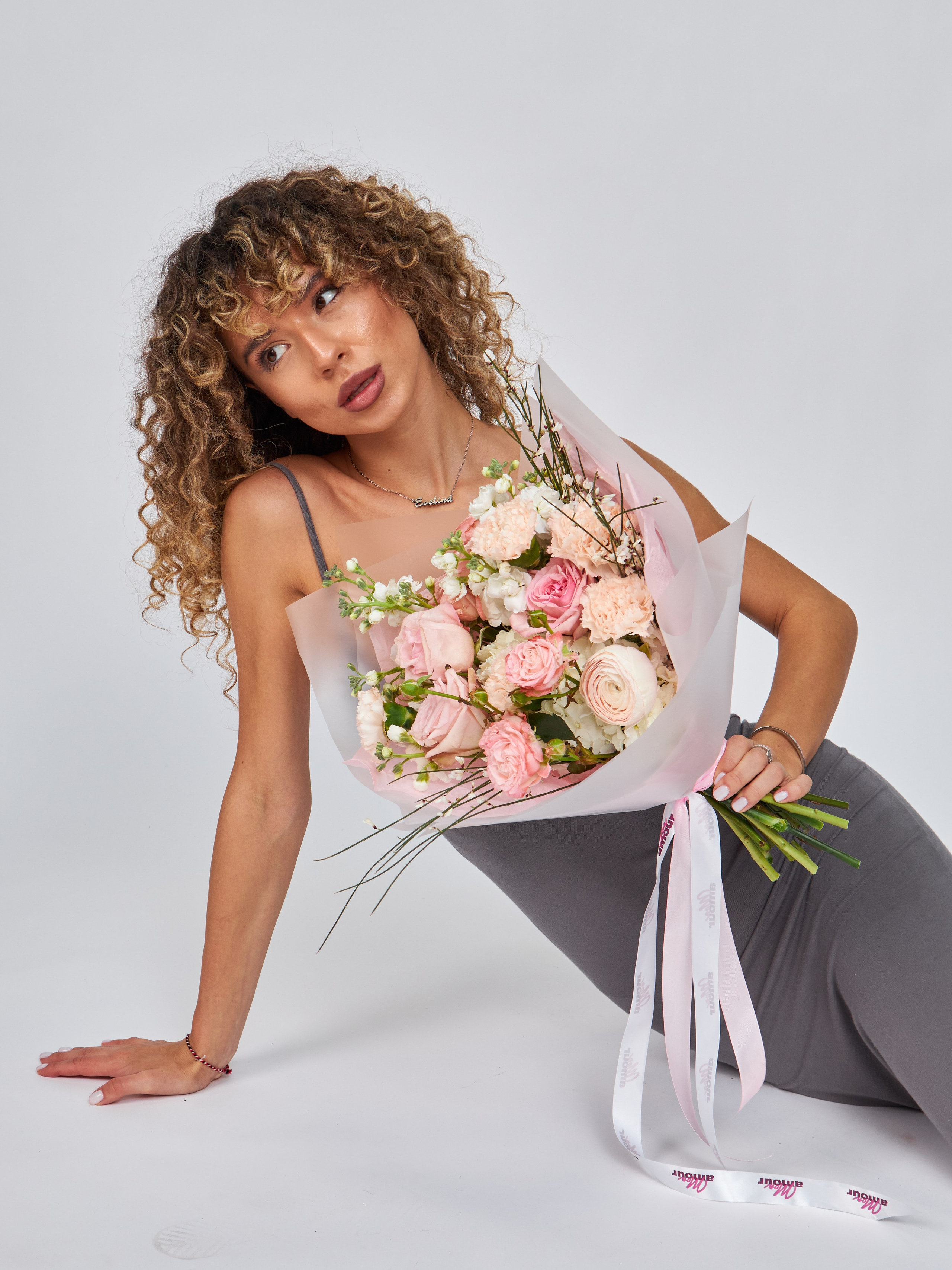 Профессиональная подготовка технического задания перед съемкой каталога одежды в Москве для четкого понимания задач