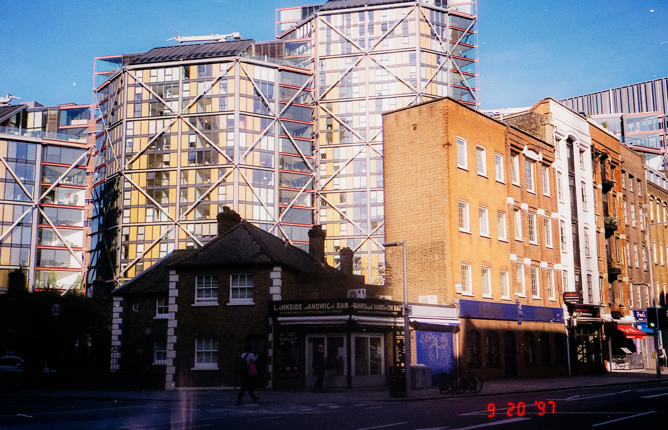 Analogue london. Iraogo