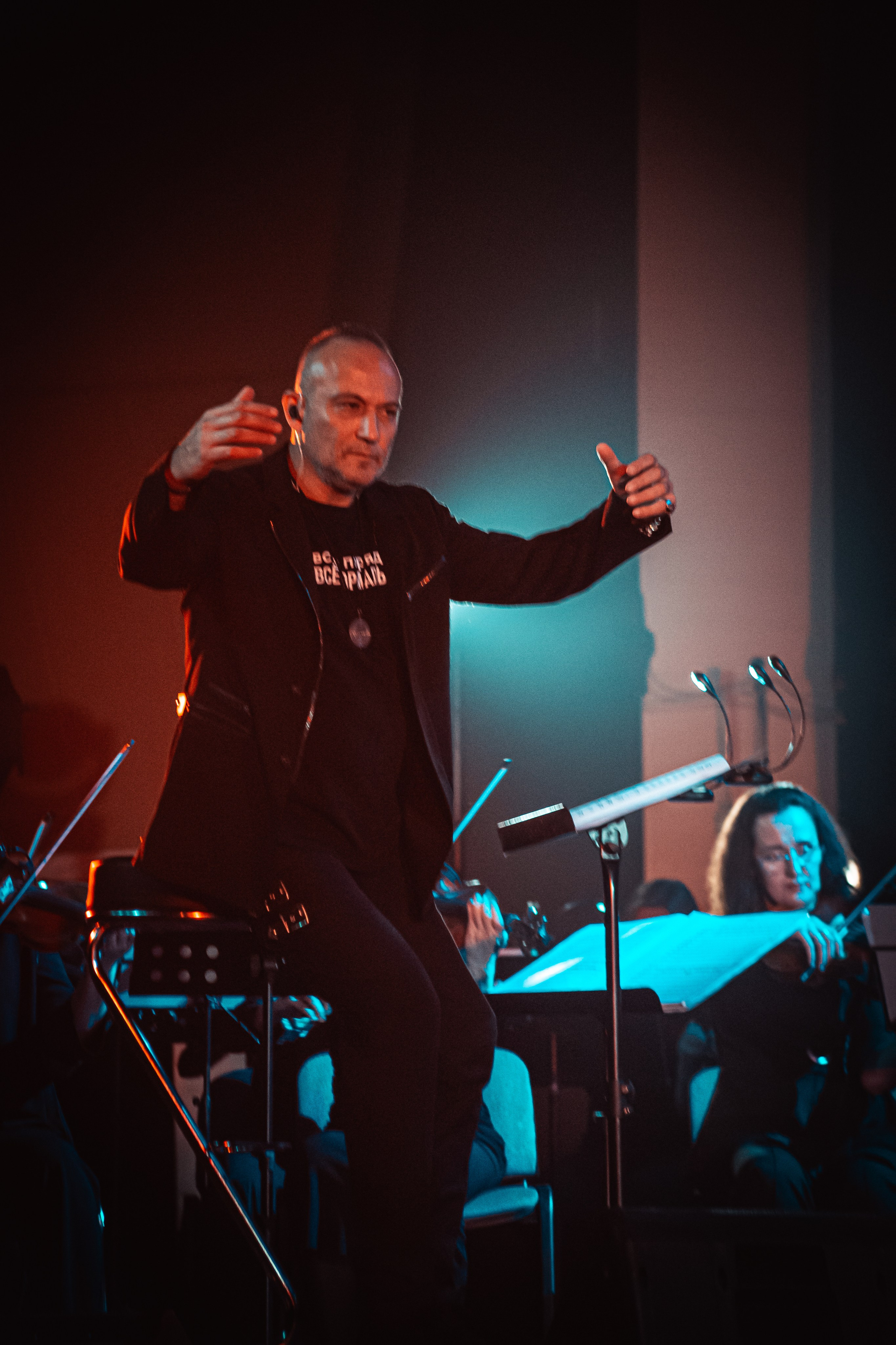 Сергей Бобунец с оркестром, Гранд холл Сибирь, 18.03.2026. Фотограф Регина Крикунова г. Красноярск