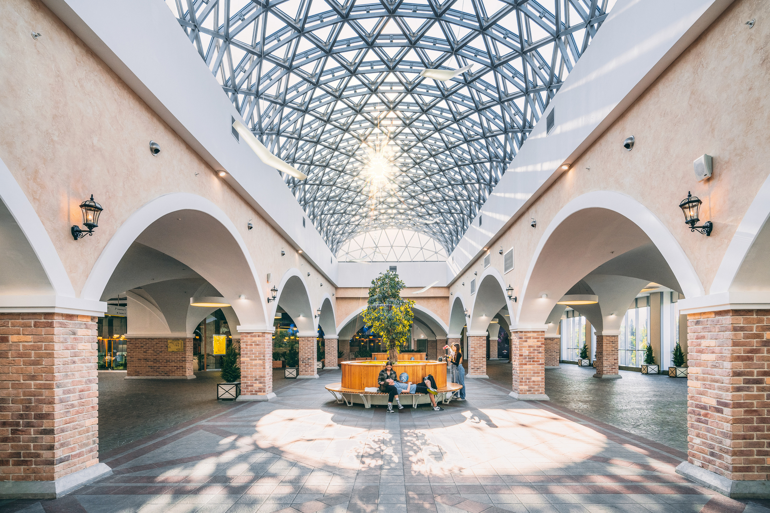 Галерея Краснодар. Создаю контент для бизнеса- Андрей Корниенко и упаковываю компании и экспертов в Краснодаре