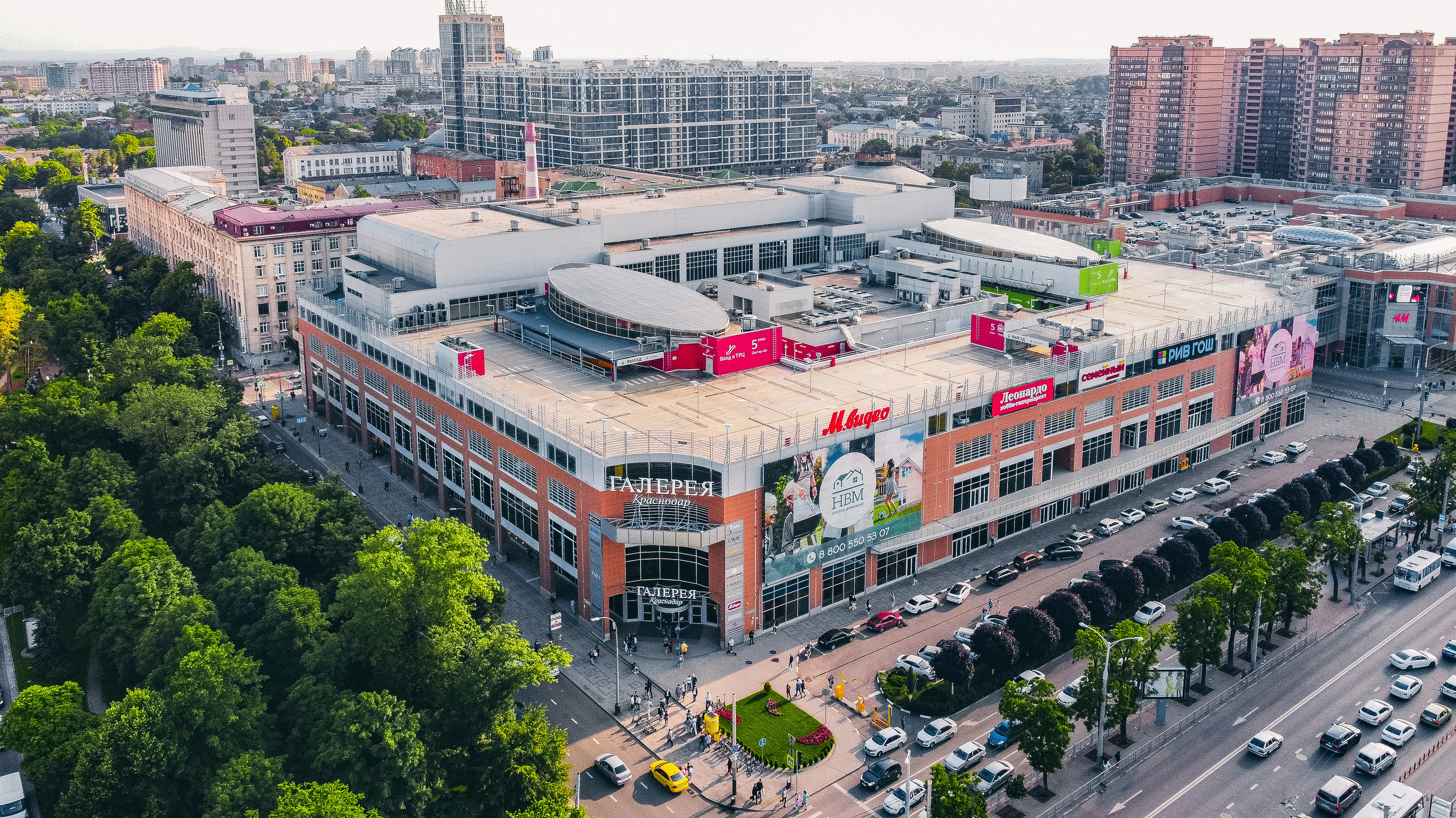 Галерея Краснодар. Создаю контент для бизнеса- Андрей Корниенко и упаковываю компании и экспертов в Краснодаре