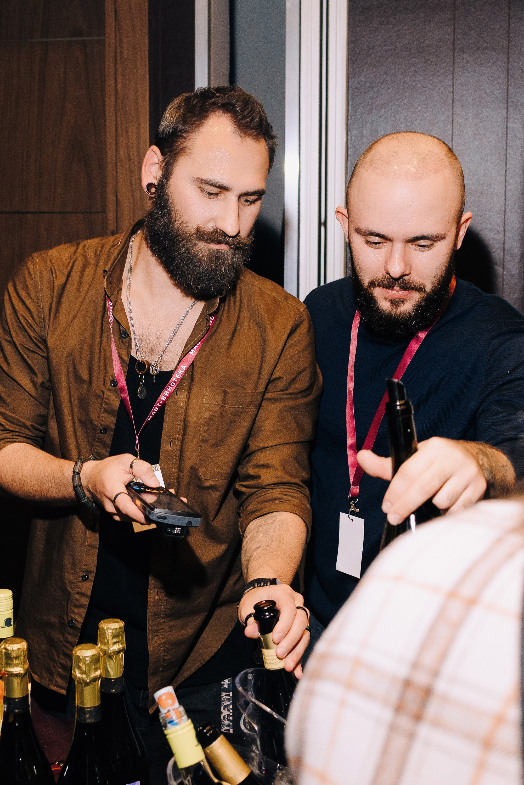 ФЕСТИВАЛЬ ВИНА И КРЕПКИХ НАПИТКОВ МАВТ-ВИНОТЕКА. Репортажный фотограф Зуев Роман г. Челябинск