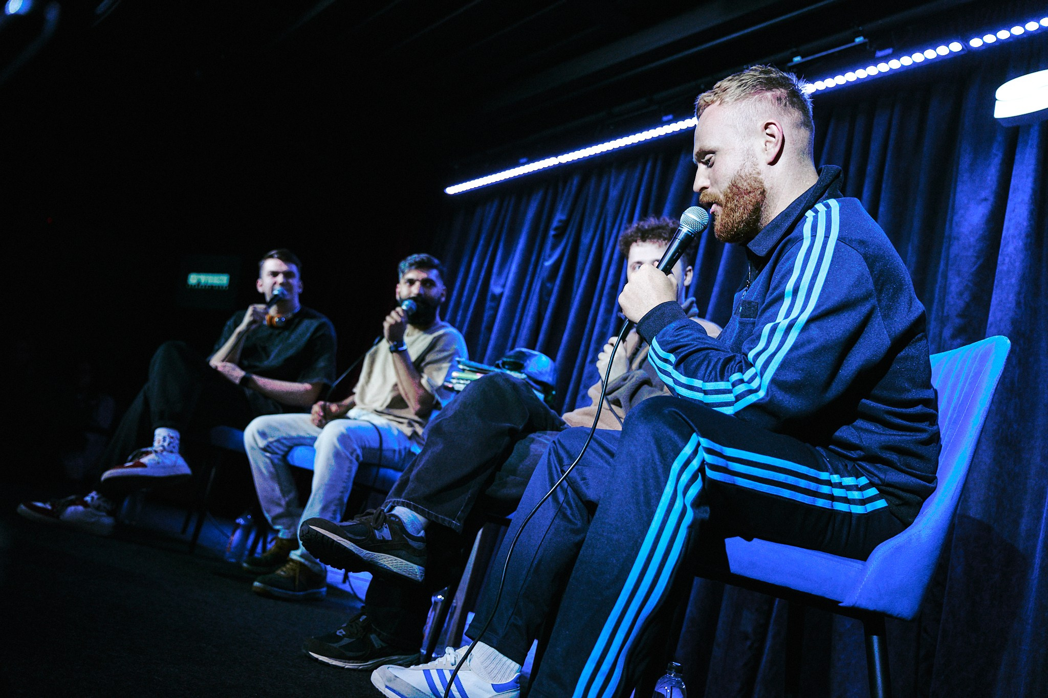 Комедийный жанр