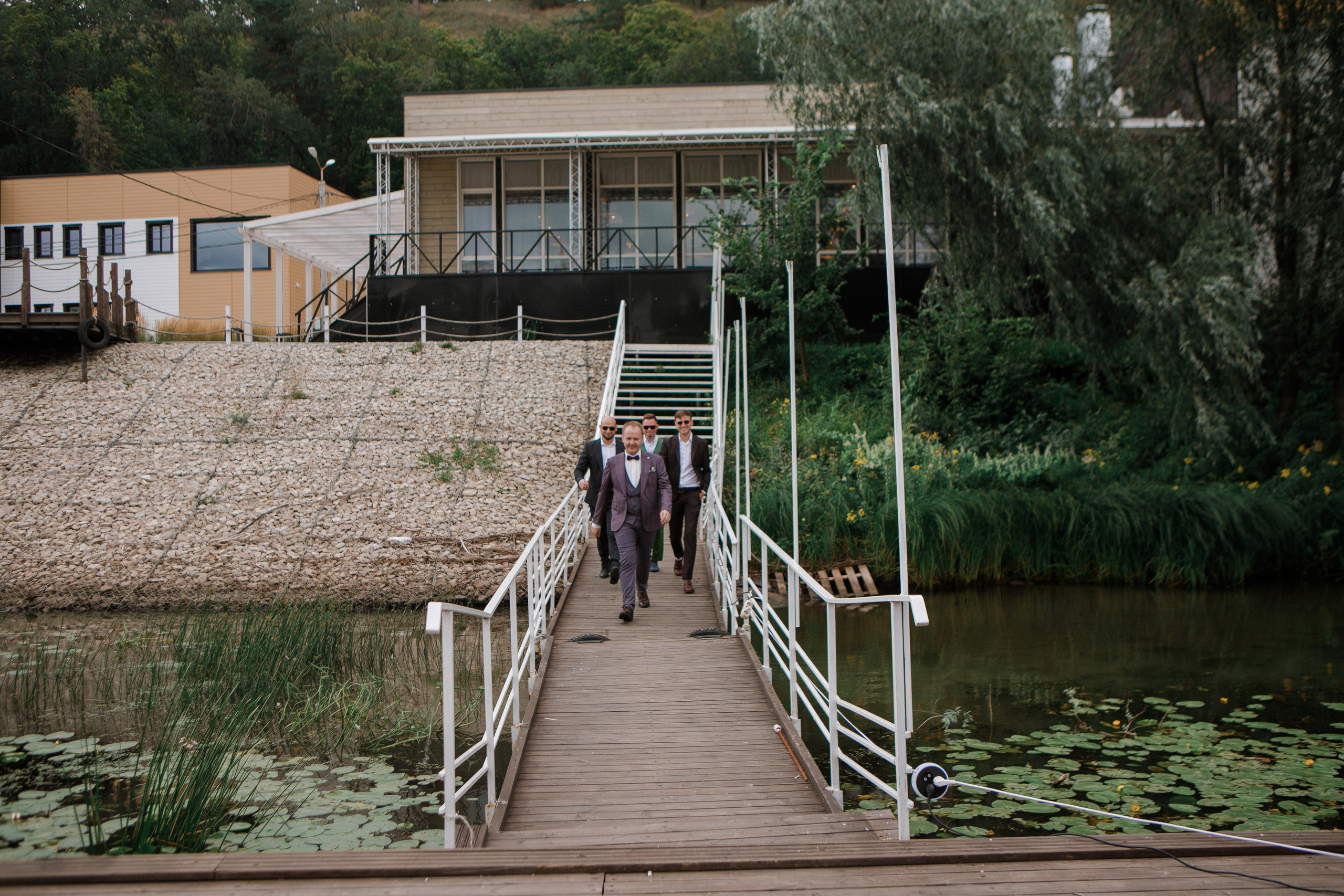 Свадьба на пирсе. Свадебный фотограф в Москве, Самаре, Тольятти