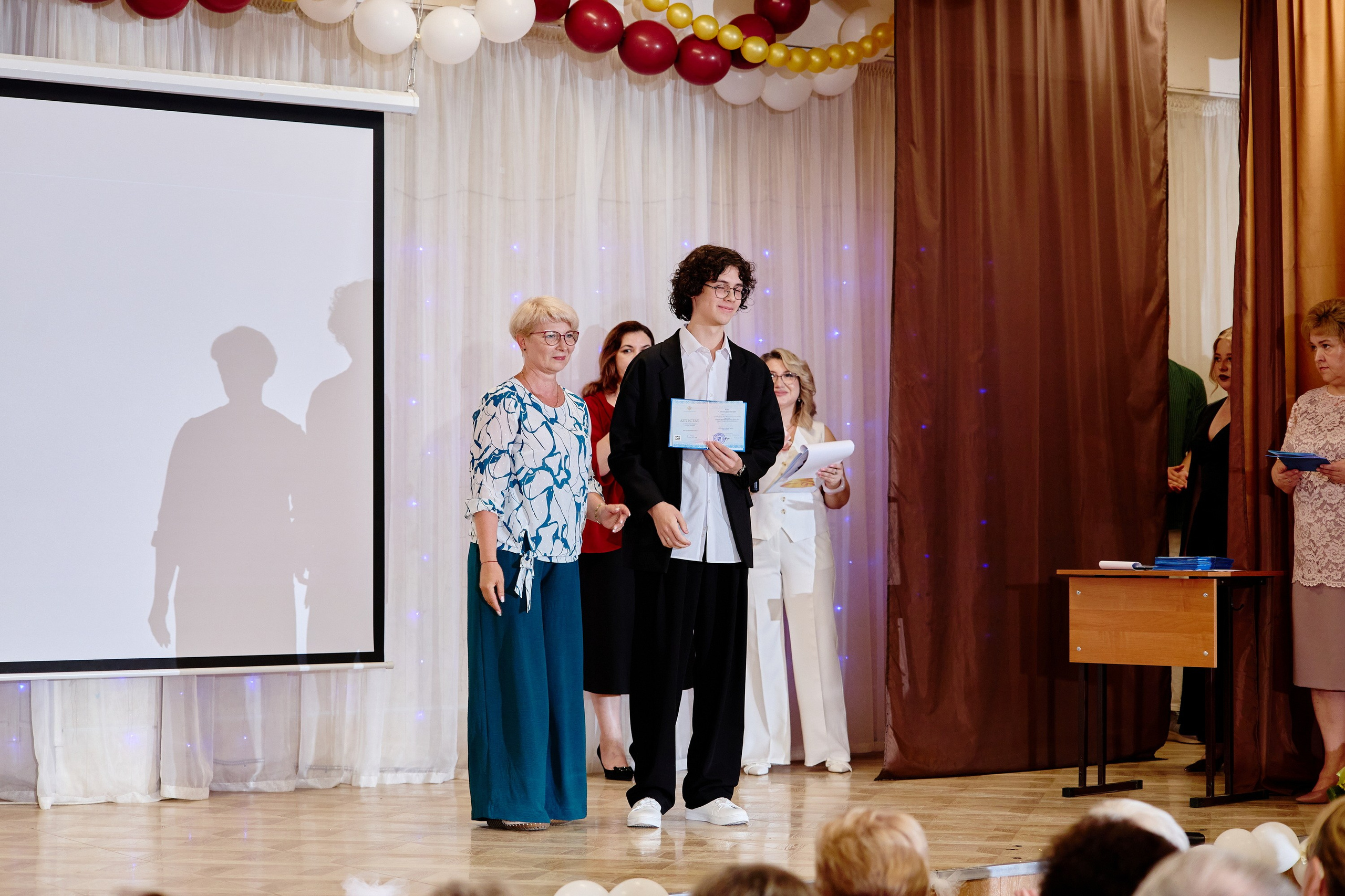 Выпускной 35 Сош. Фотограф Выпускные альбомы Таганрог Сергей Коробченко