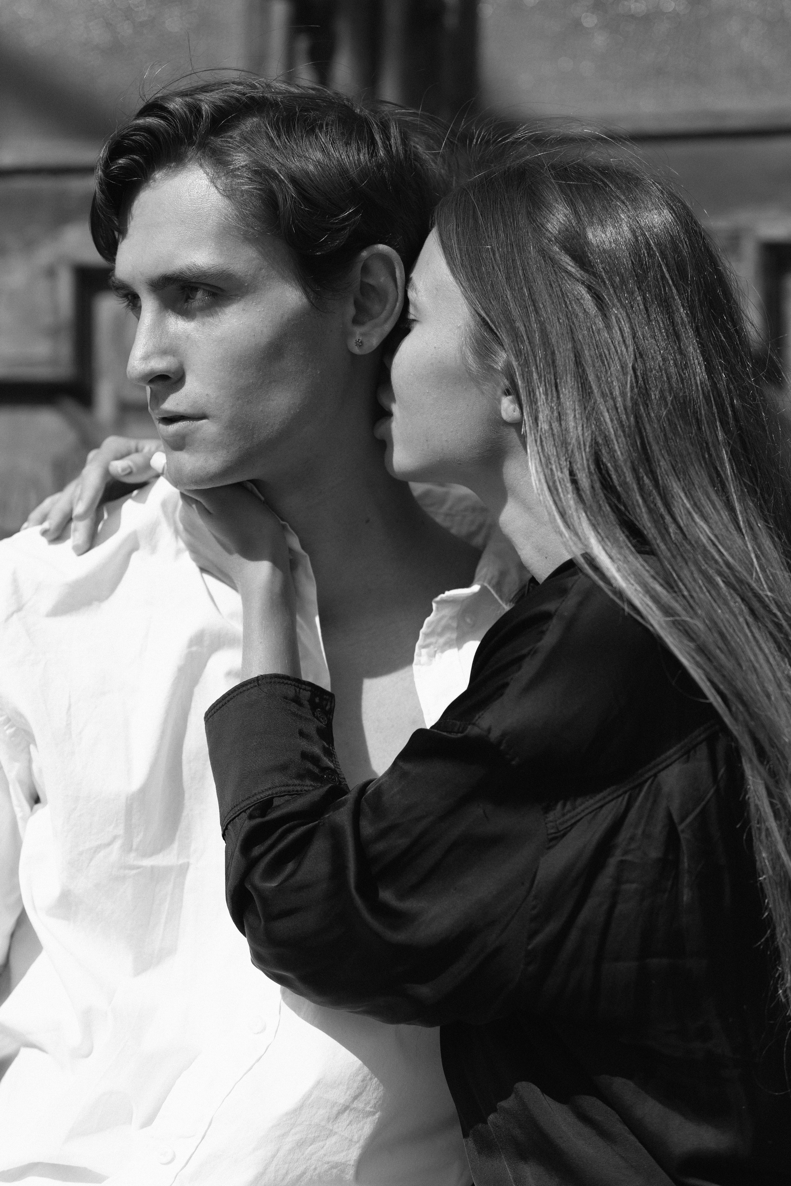 Глубокий взгляд и нежность — фотосессия пары в городе Москва.