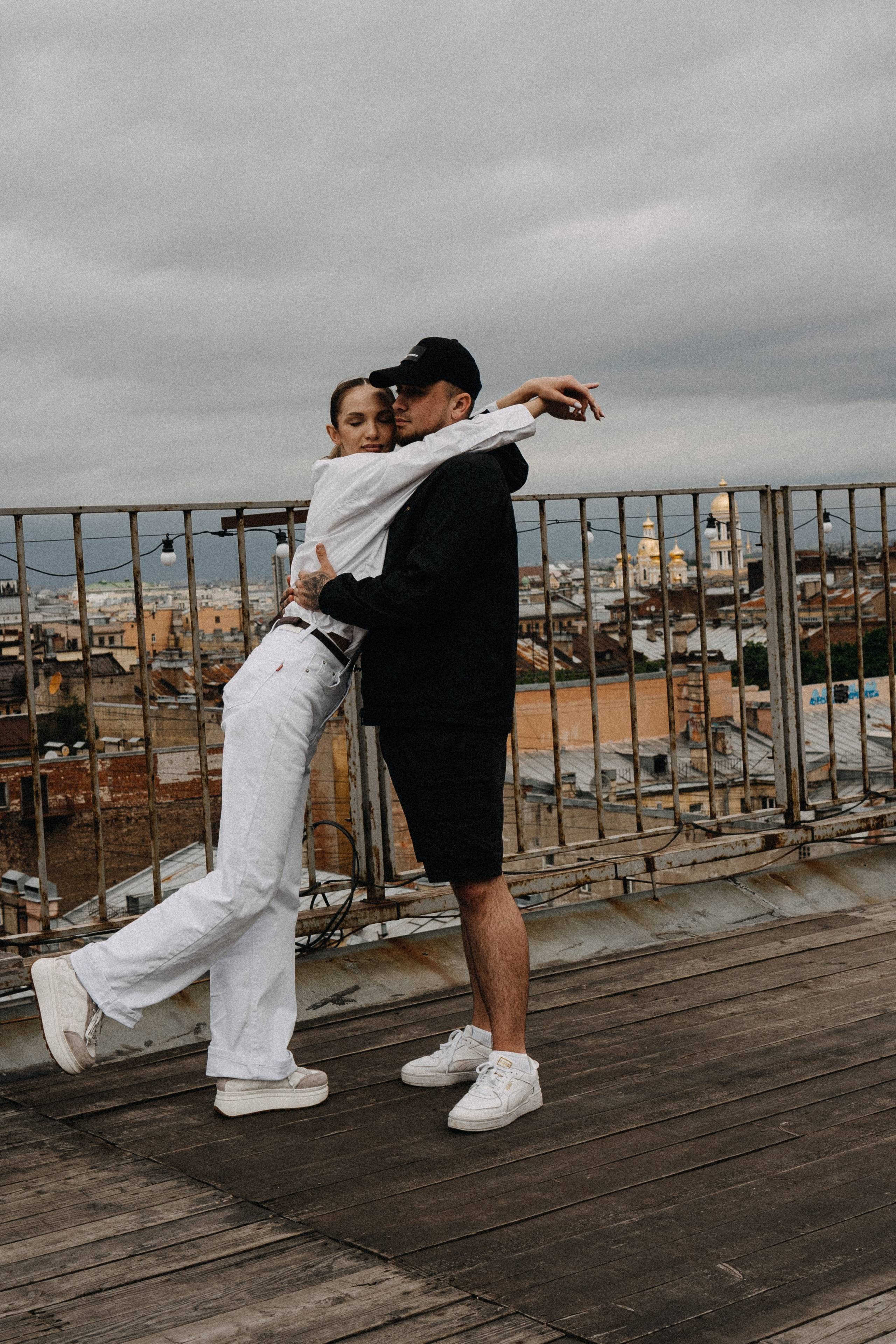 МЫ ГУЛЯЛИ ПРО КРЫШАМ ПИТЕРА. Профессиональный фотограф, Санкт-Петербург — Виктория Богомолова