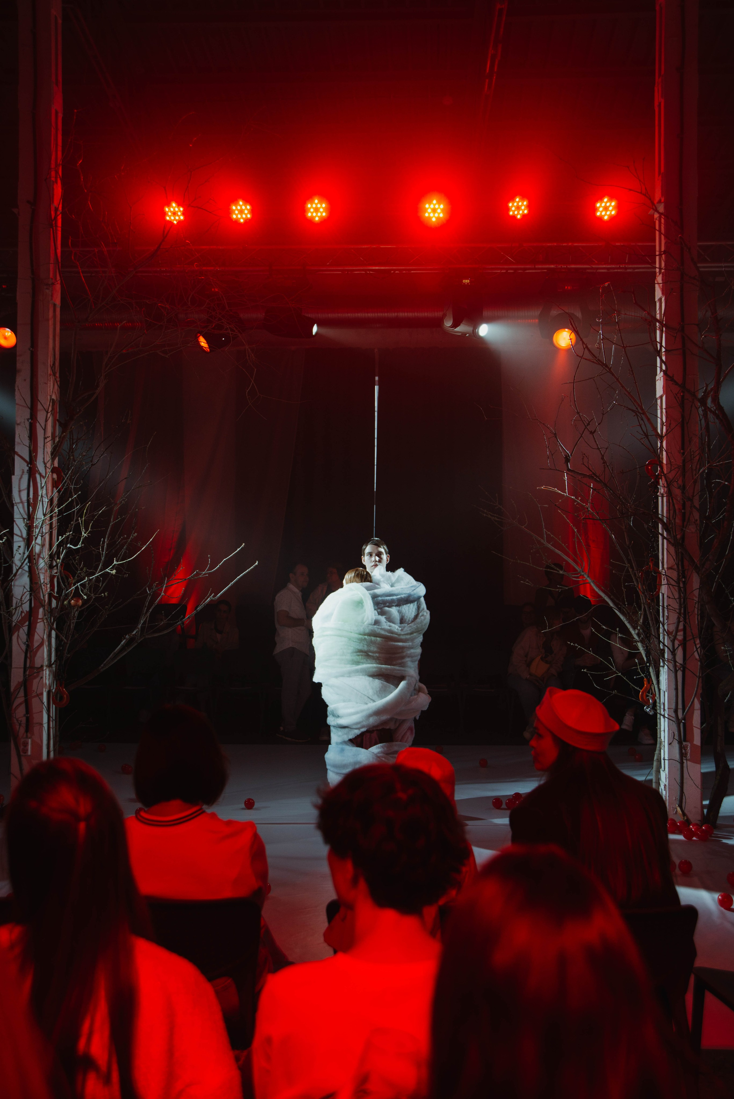 Показ «Красный Шум». Ксения Glossa. Портретный и репортажный фотограф в Самаре