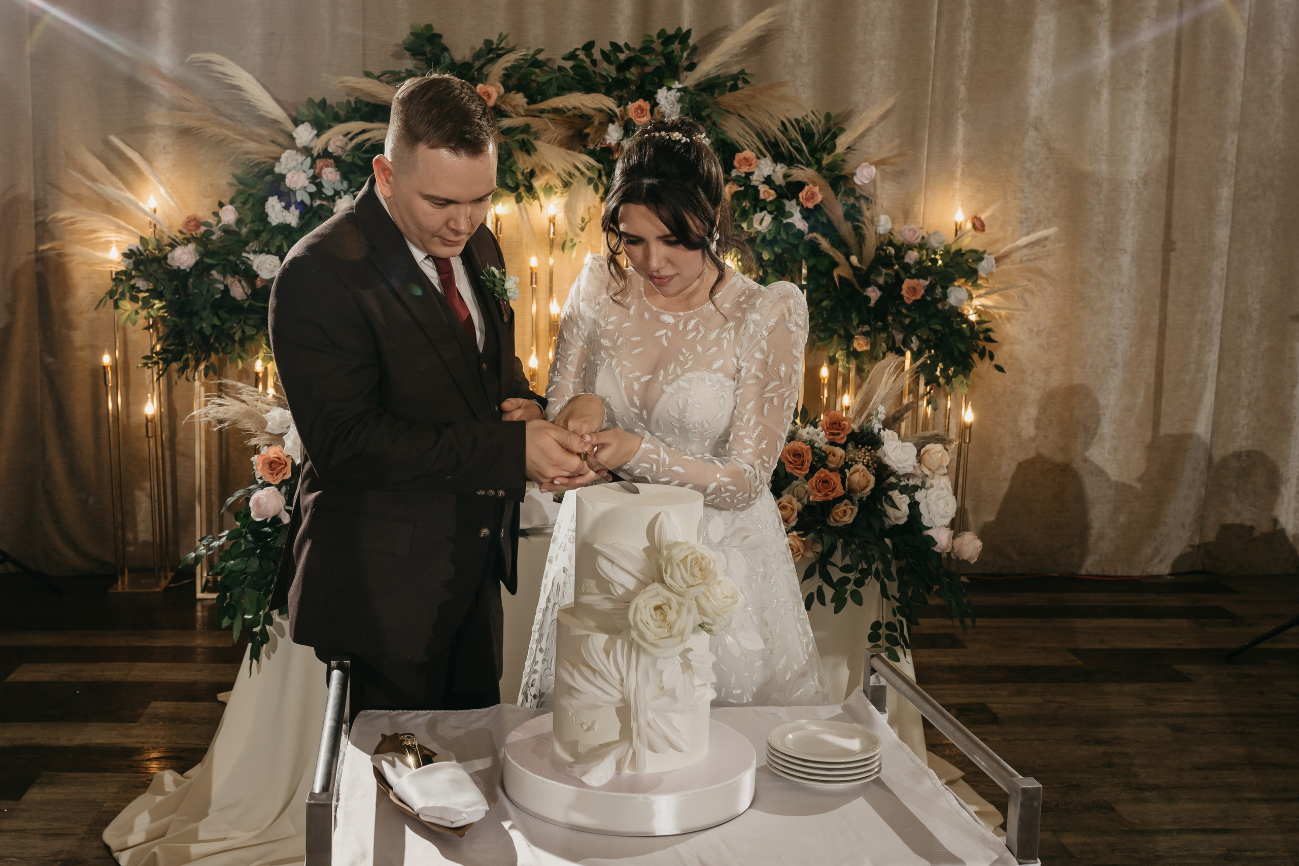 Свадебная фотосессия на природе. Свадебный фотограф в Санкт-Петербурге Игорь Бабенко