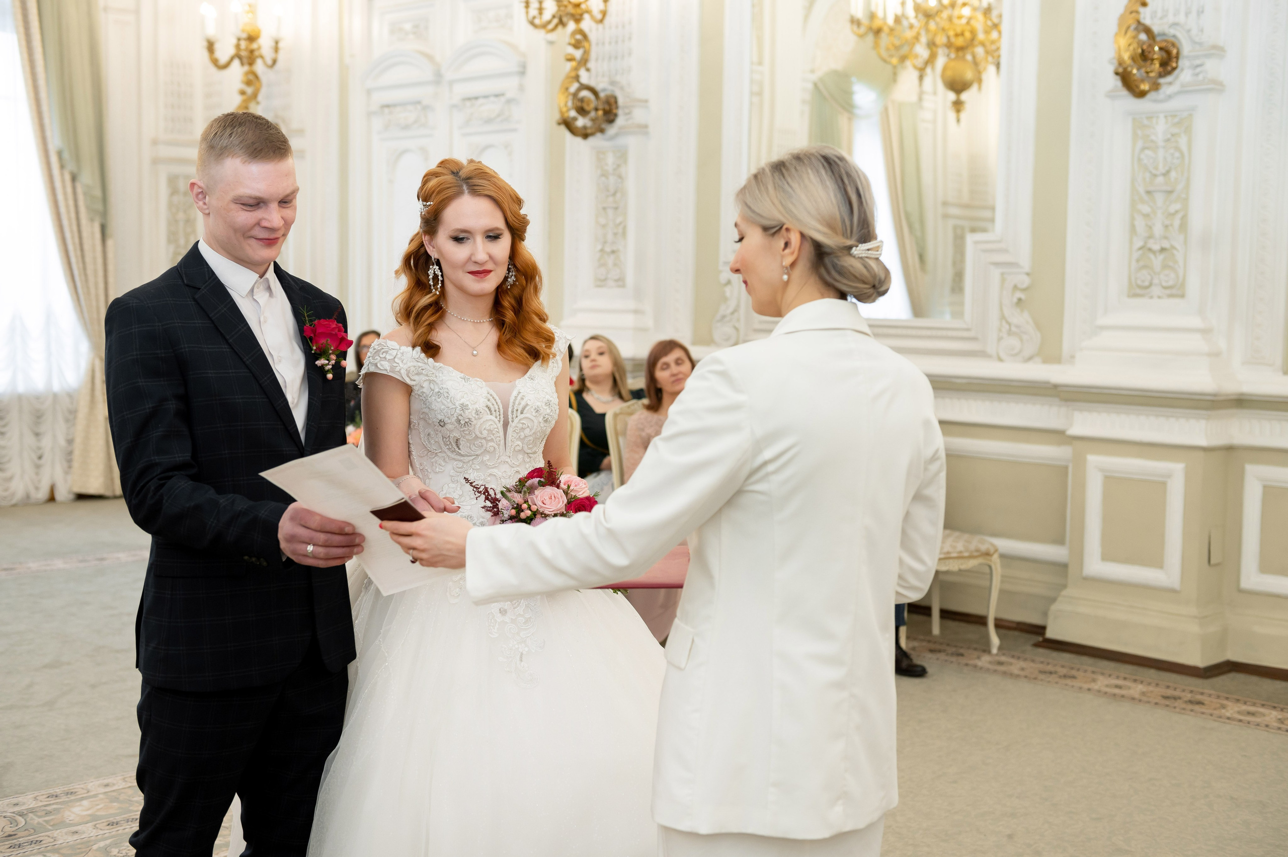 Екатерина и Алексей (свадебная фотосессия в Эрмитаже и Первом Дворце Бракосочетания на Английской набережной 28). Портретный, семейный и свадебный фотограф в Санкт-Петербурге и в Пушкине Ширяев Денис