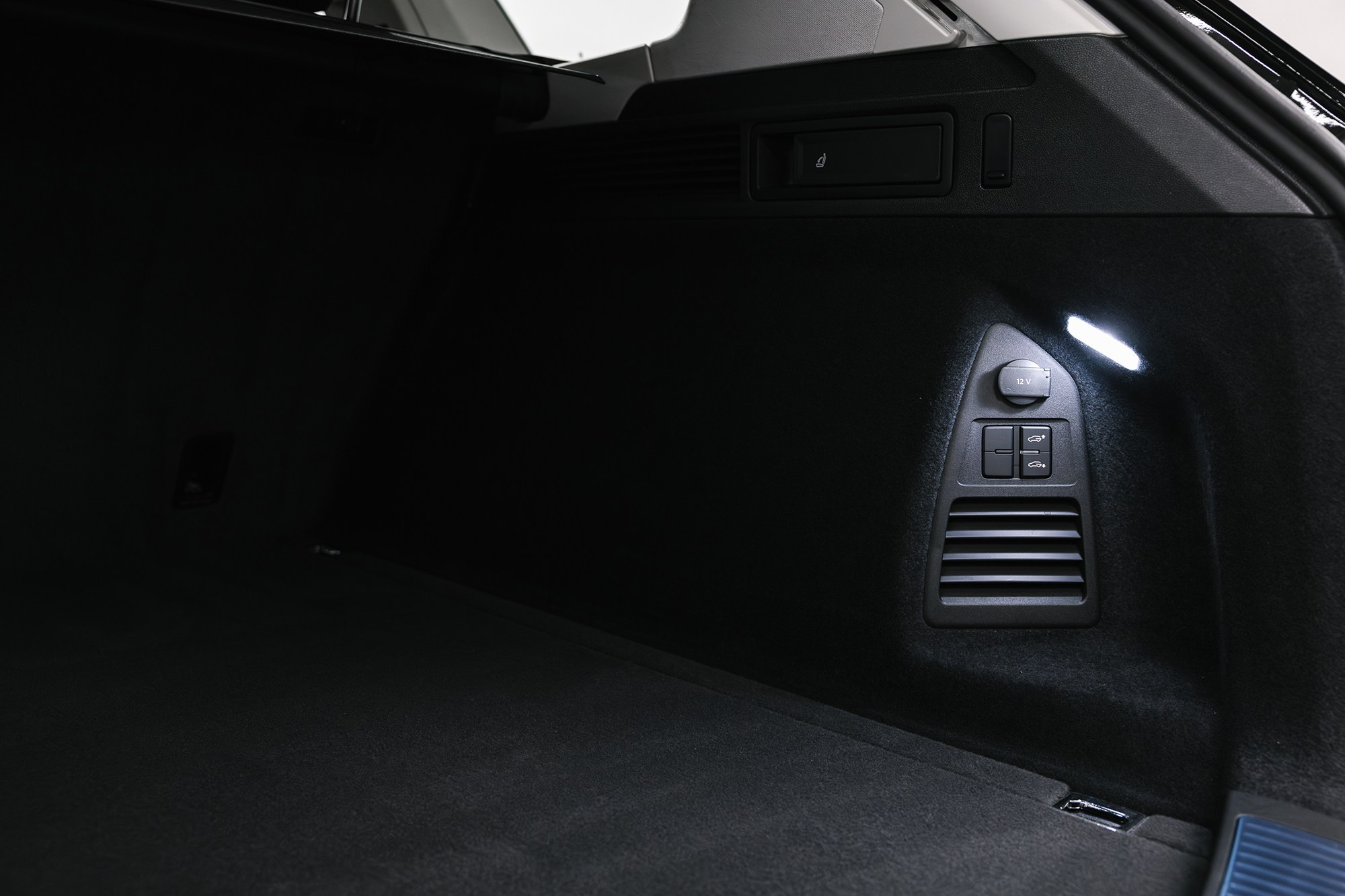 Volkswagen Touareg R-Line 3.0 TDI AT (286 л. с.) 2025. Автосалон «Х-Авто»