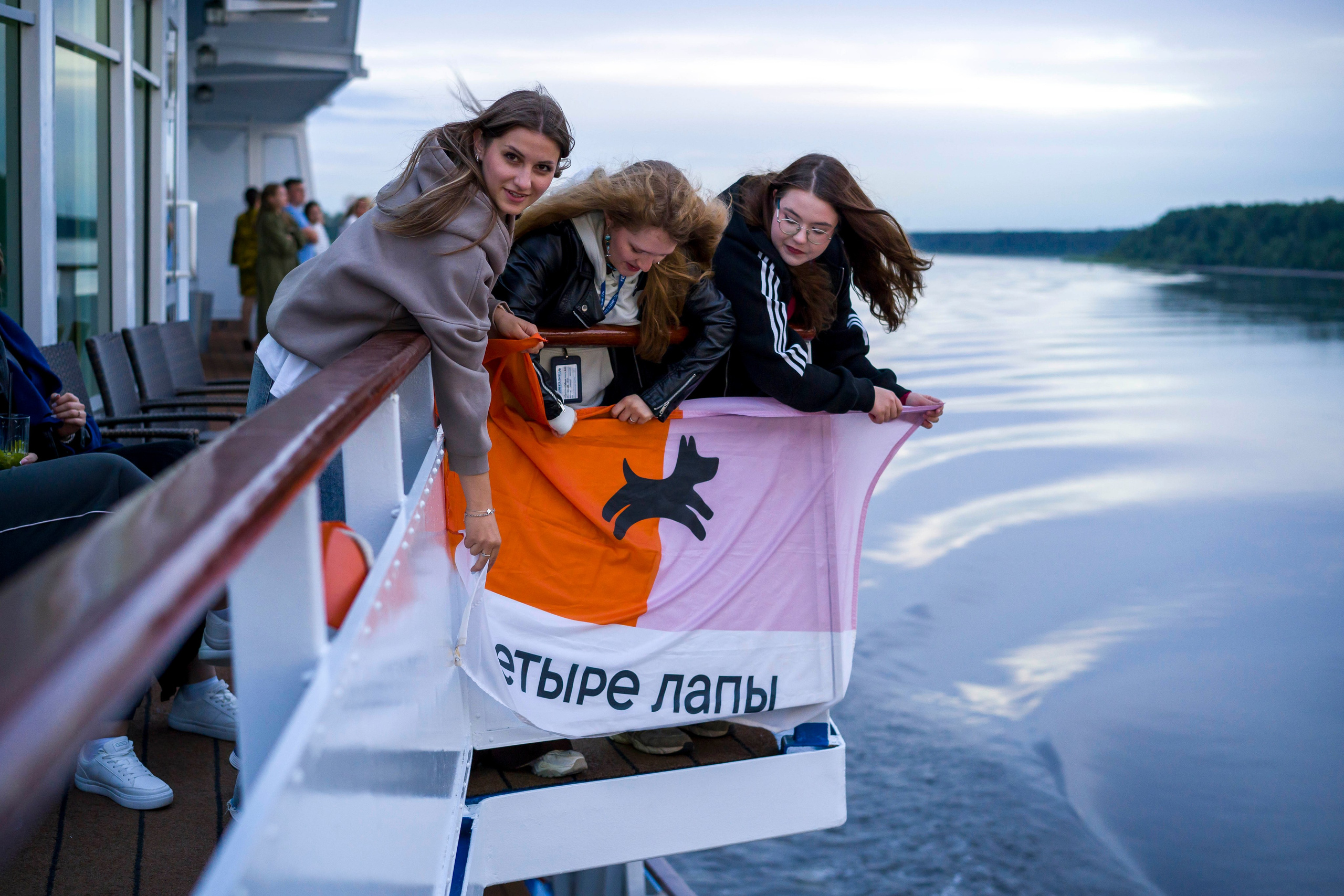 Выезд «Четыре Лапы» на Валаам. Фотограф в Санкт-Петербурге. Репортажная и все съёмки для бизнеса