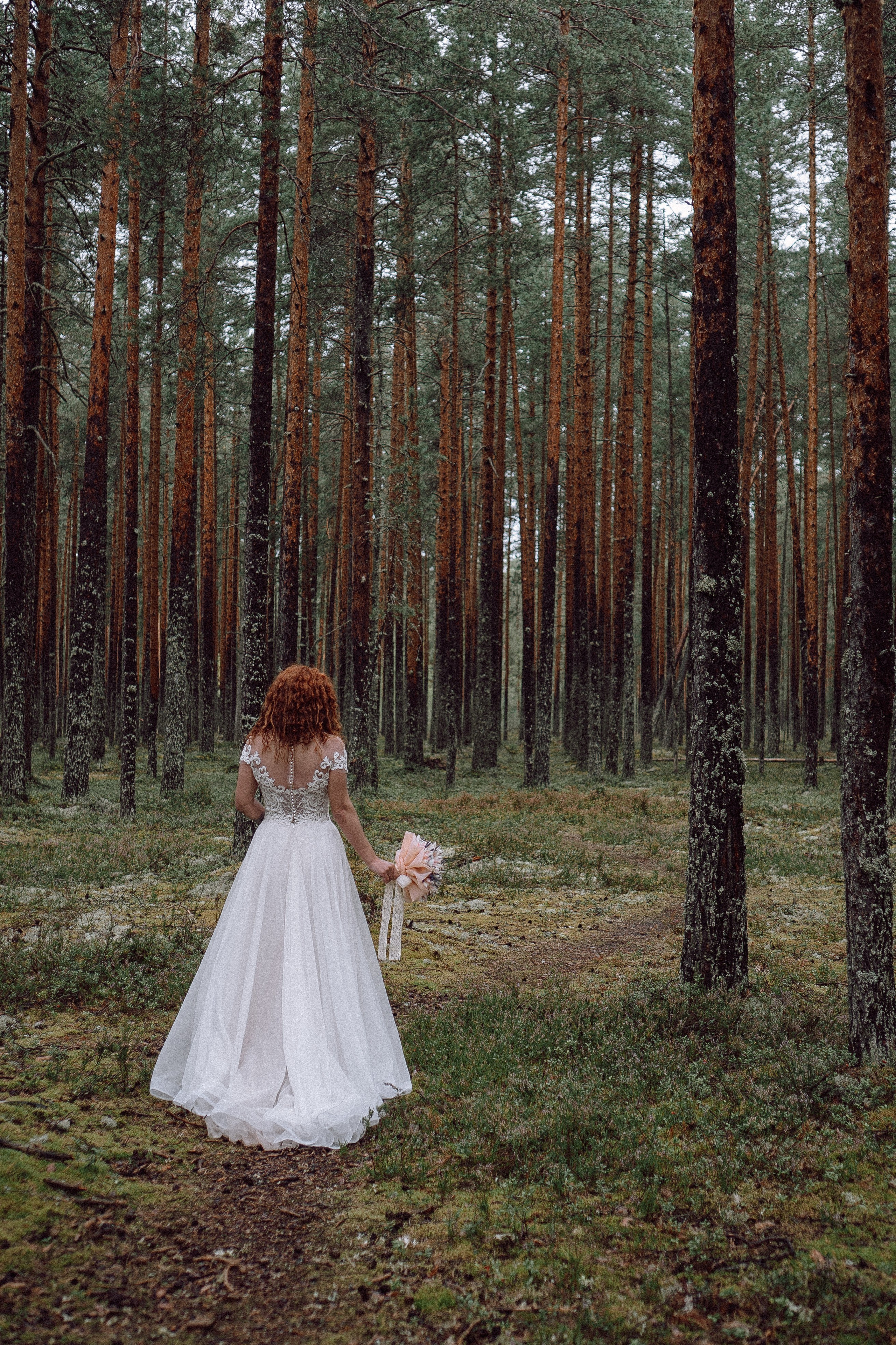 СВАДЕБНАЯ ФОТОСЕССИИЯ ПАРЫ В ГОРОДЕ ПРИОЗЕРСК В СОСНОВОМ ЛЕСУ И С ПИКАПОМ. Профессиональный фотограф, Санкт-Петербург — Виктория Богомолова