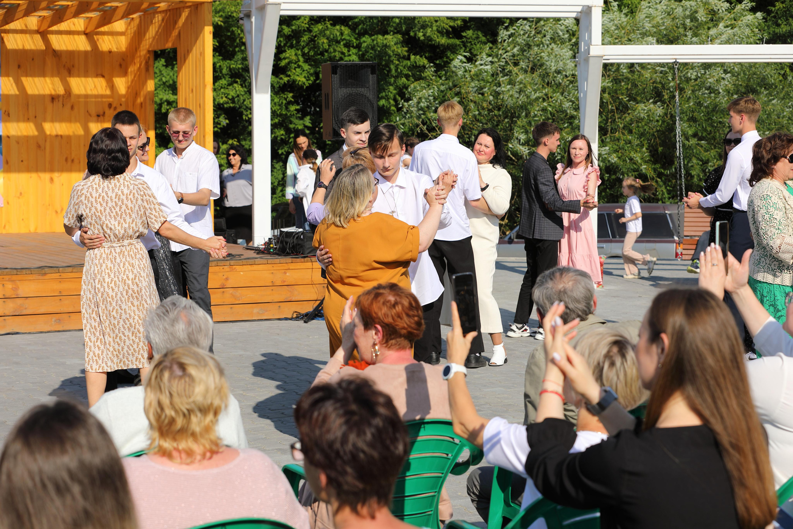Выпускной в Шадринске. Фотограф Андрей Гузеев