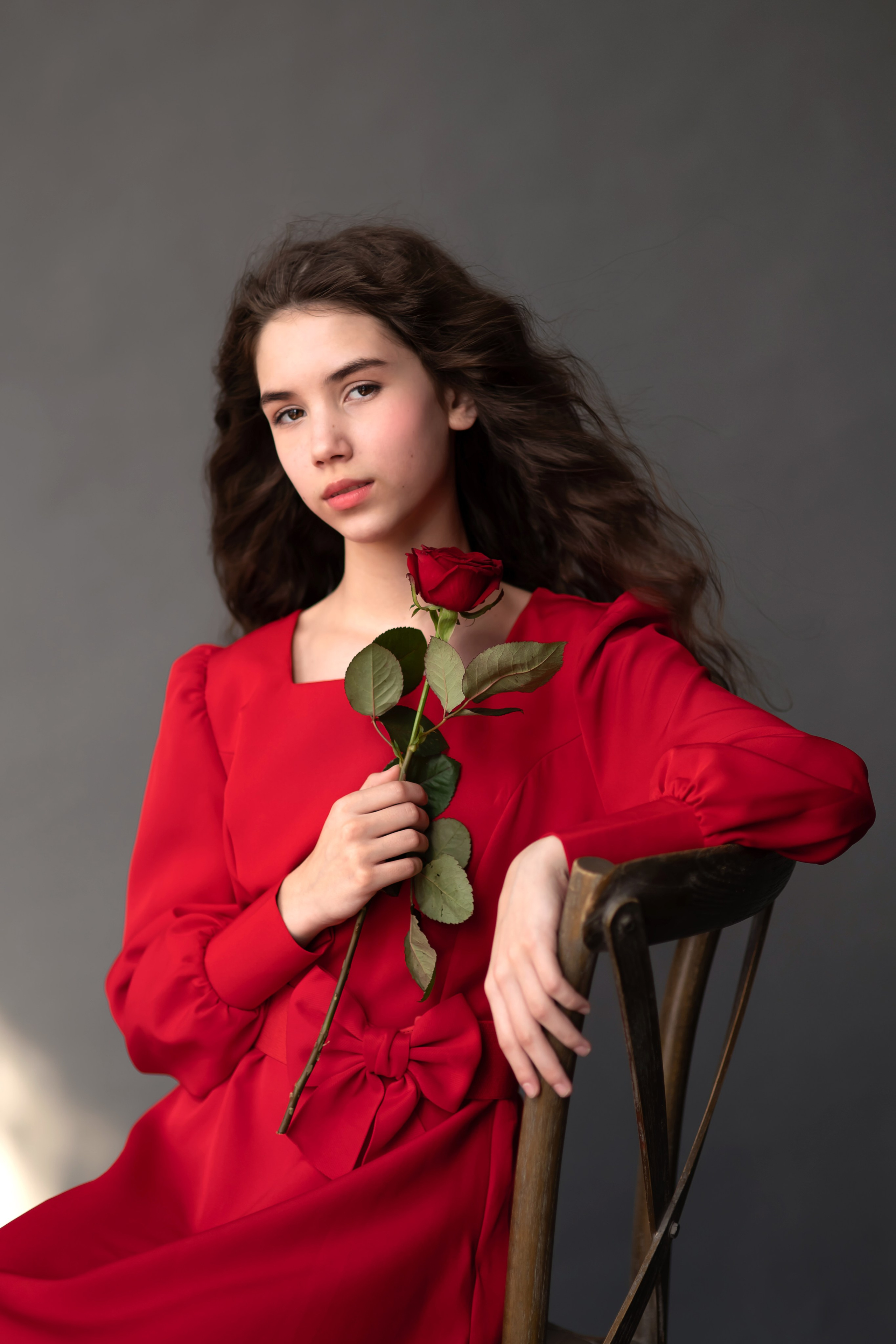 девушка в красном