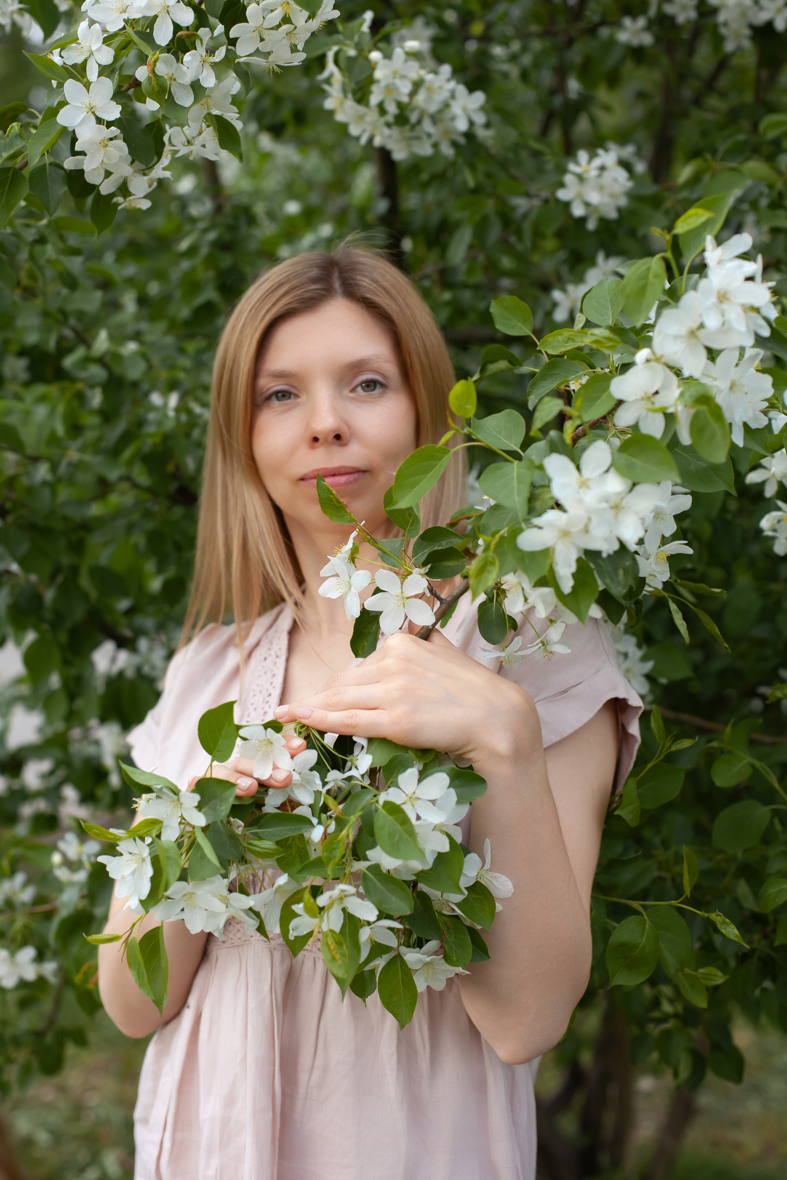 В цветении яблонь. Фотограф в Томске Евгения Гуляева