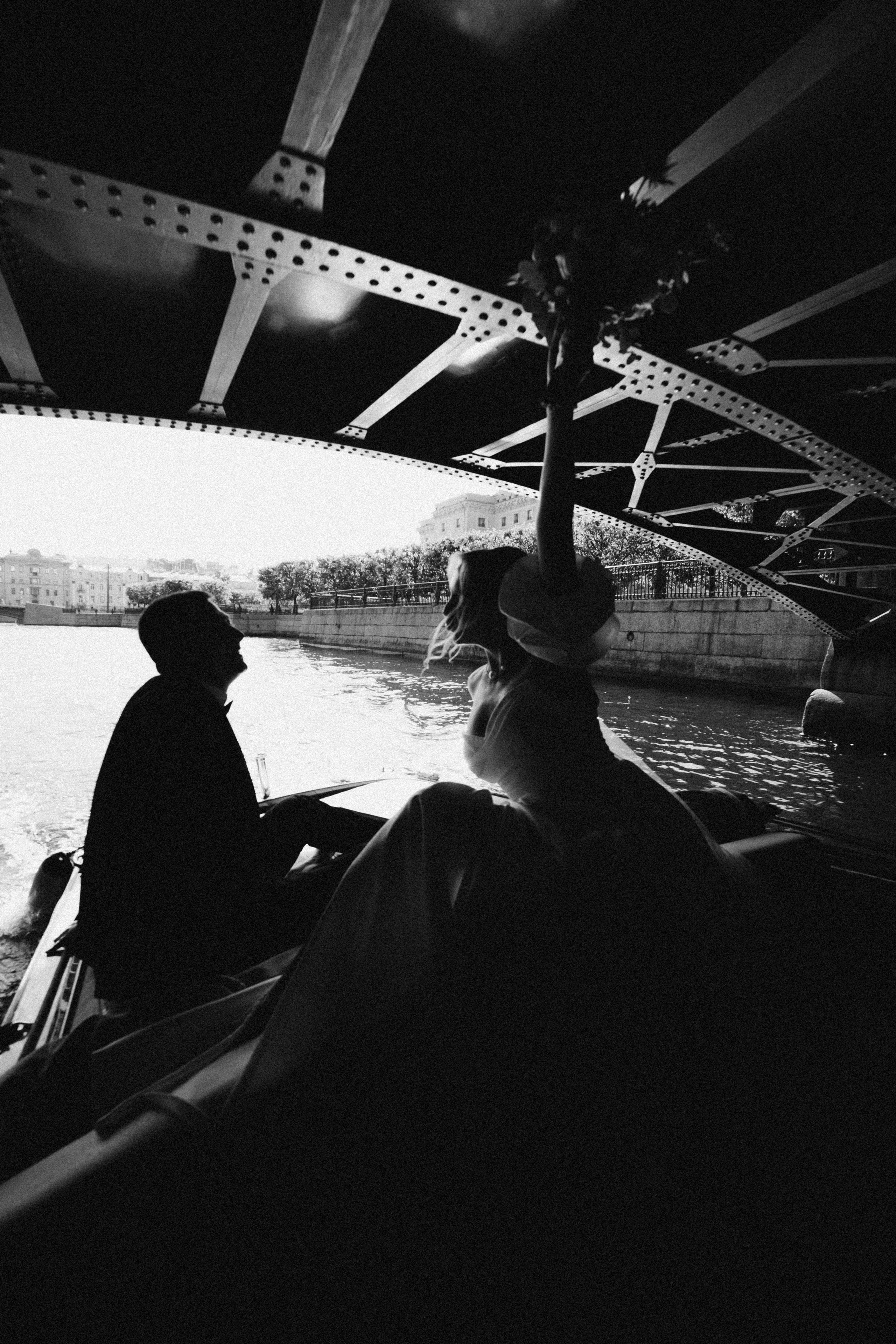 СВАДЕНБНАЯ СЬЕМКА НА КАТЕРЕ ПО КАНАЛАМ САНКТ-ПЕТЕРБУРГА И В АКВАТОРИИ НЕВЫ. Профессиональный фотограф, Санкт-Петербург — Виктория Богомолова