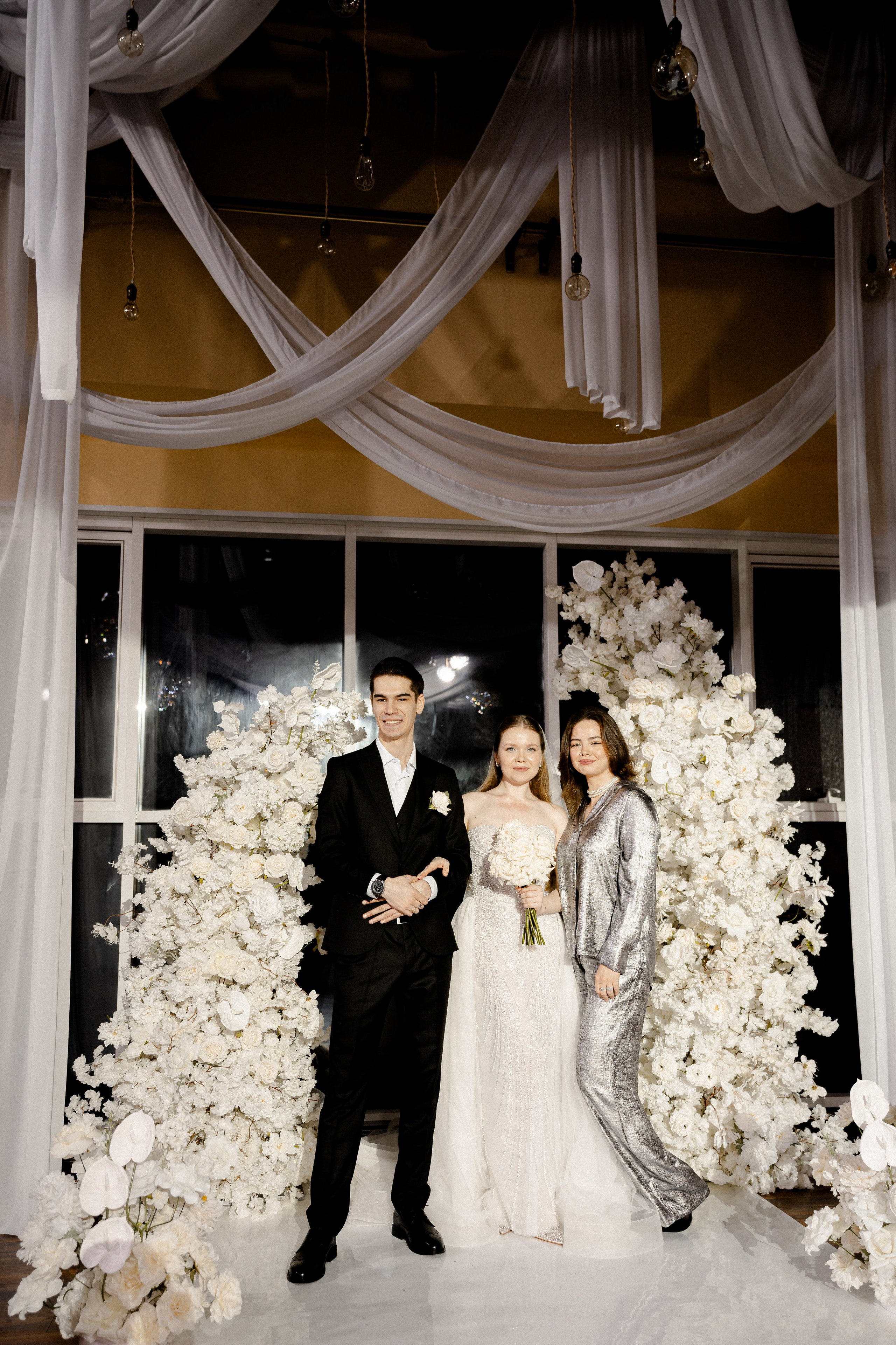 СВАДЕБНАЯ СЬЕМКА СБОРОВ В ОТЕЛЕ И ВЫЕЗД НА ЦЕРЕМОНИЮ (СНЯТО В СИБИРЕ В НИЖНЕВАРТОВСКЕ). Профессиональный фотограф, Санкт-Петербург — Виктория Богомолова