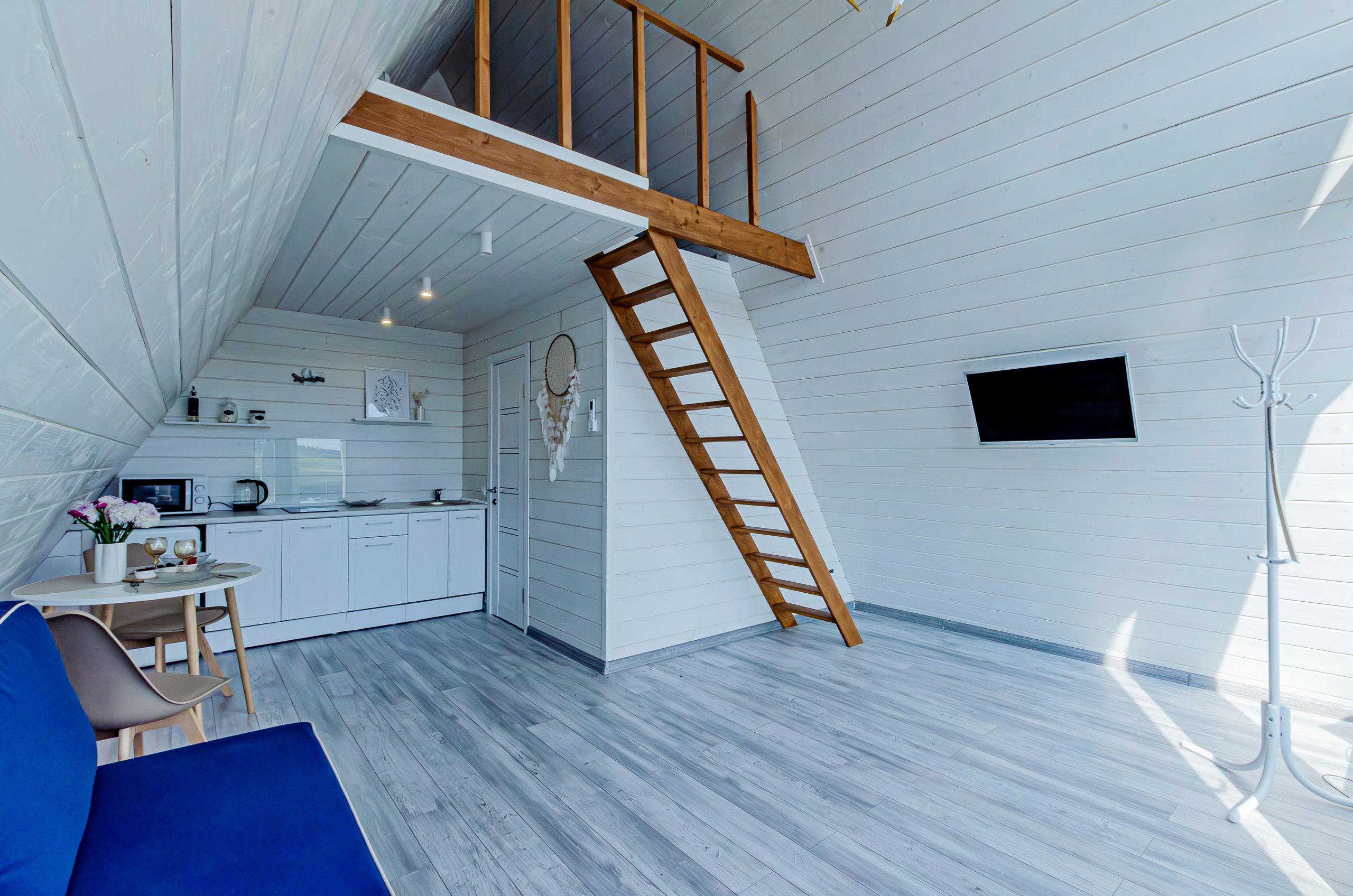 Лейк глемпинг белый. Nataliphotokzn.ru Фотограф. Казань. Интерьерная съёмка