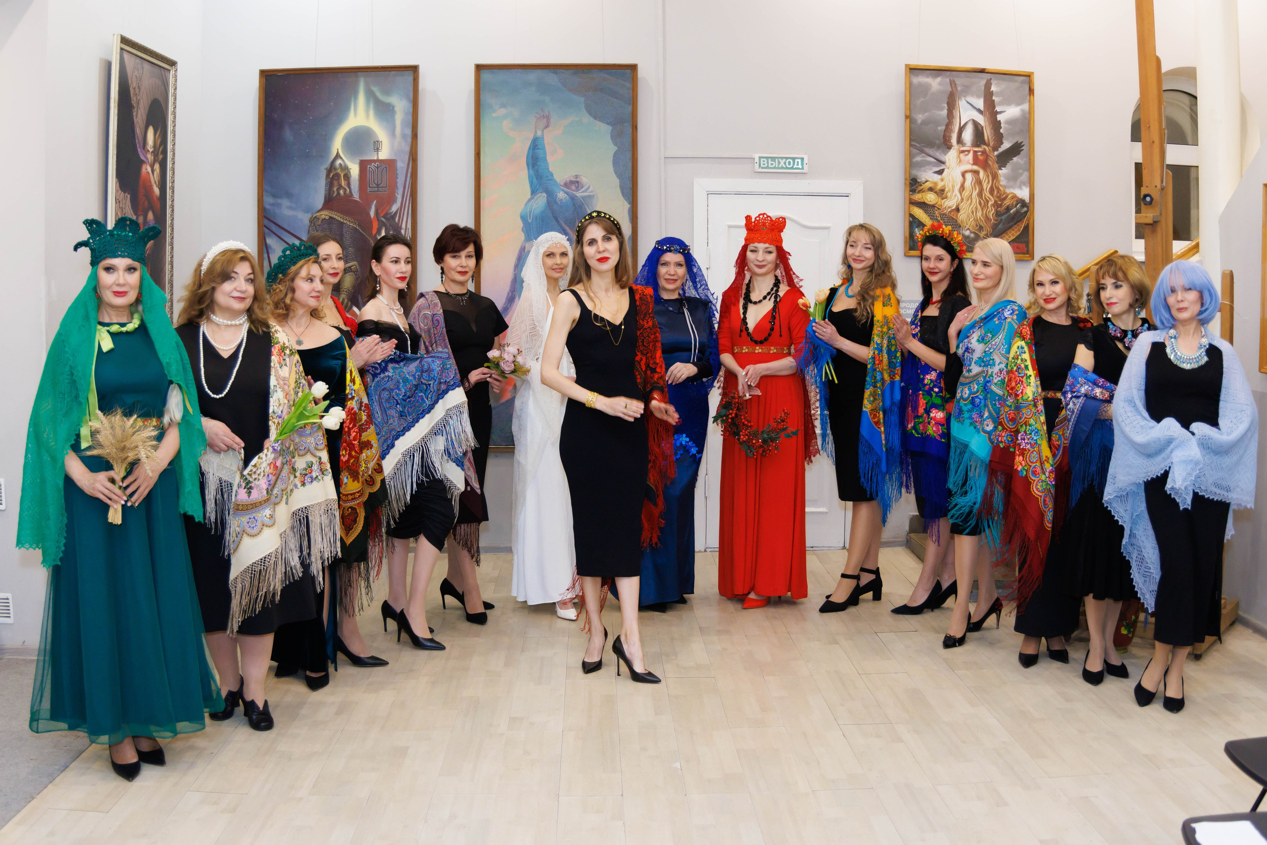 Показ в Музее славянской культуры, 2025. Коллекционер и искусствовед Олеся Ястребова