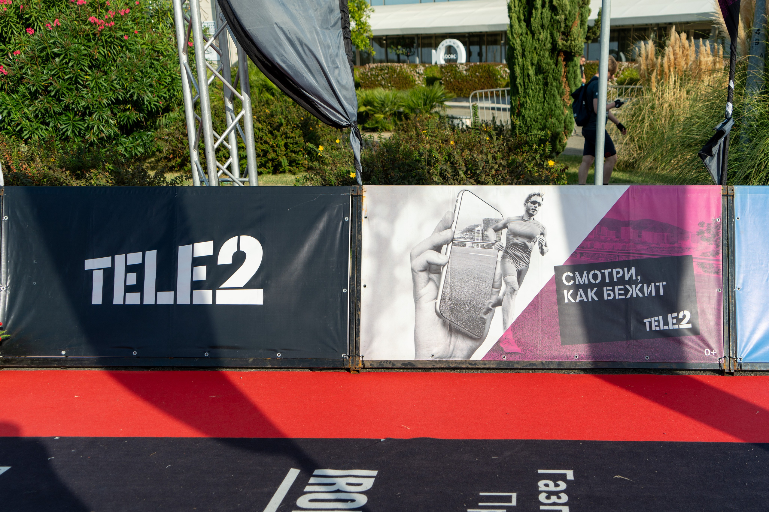 Фотоотчет партнерской интеграции для компании TELE2 на фестивале Ironstar. Репортажный фотограф в Красной Поляне и Сочи Павлюченко Екатерина