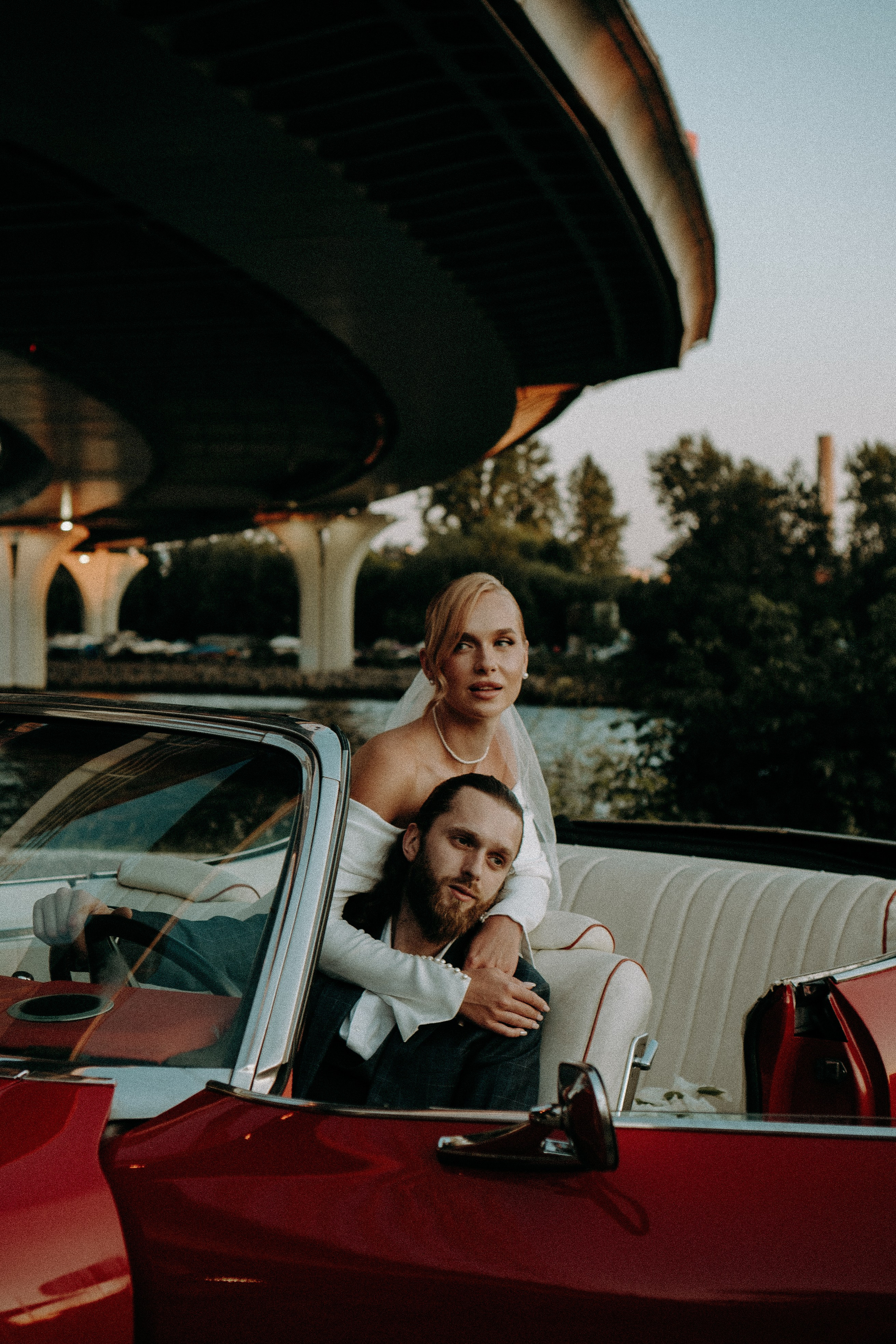 СВАДЕБНАЯ СЬЕМКА ВОЗЛЕ МСОТА БЕТАНКУРА НА КАБРИОЛЕТЕ. Профессиональный фотограф, Санкт-Петербург — Виктория Богомолова