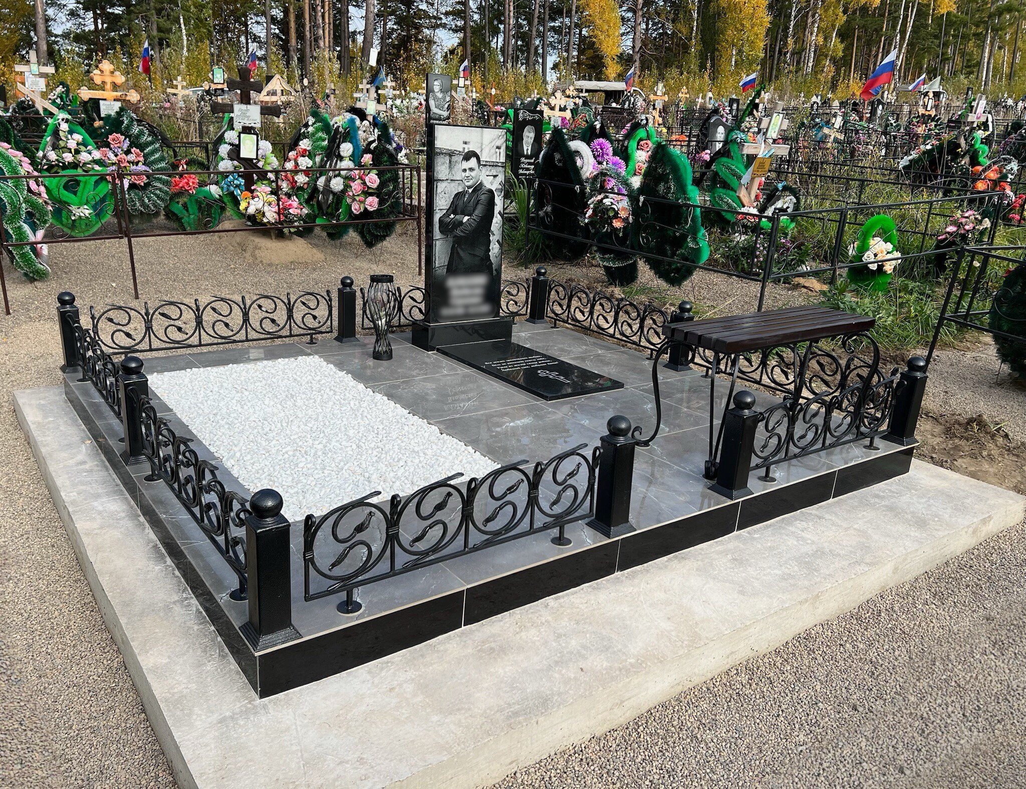 Благоустройство (наши работы). ГРАНИТ26 Ритуальные услуги Железногорск. Благоустройство могил, продажа памятников