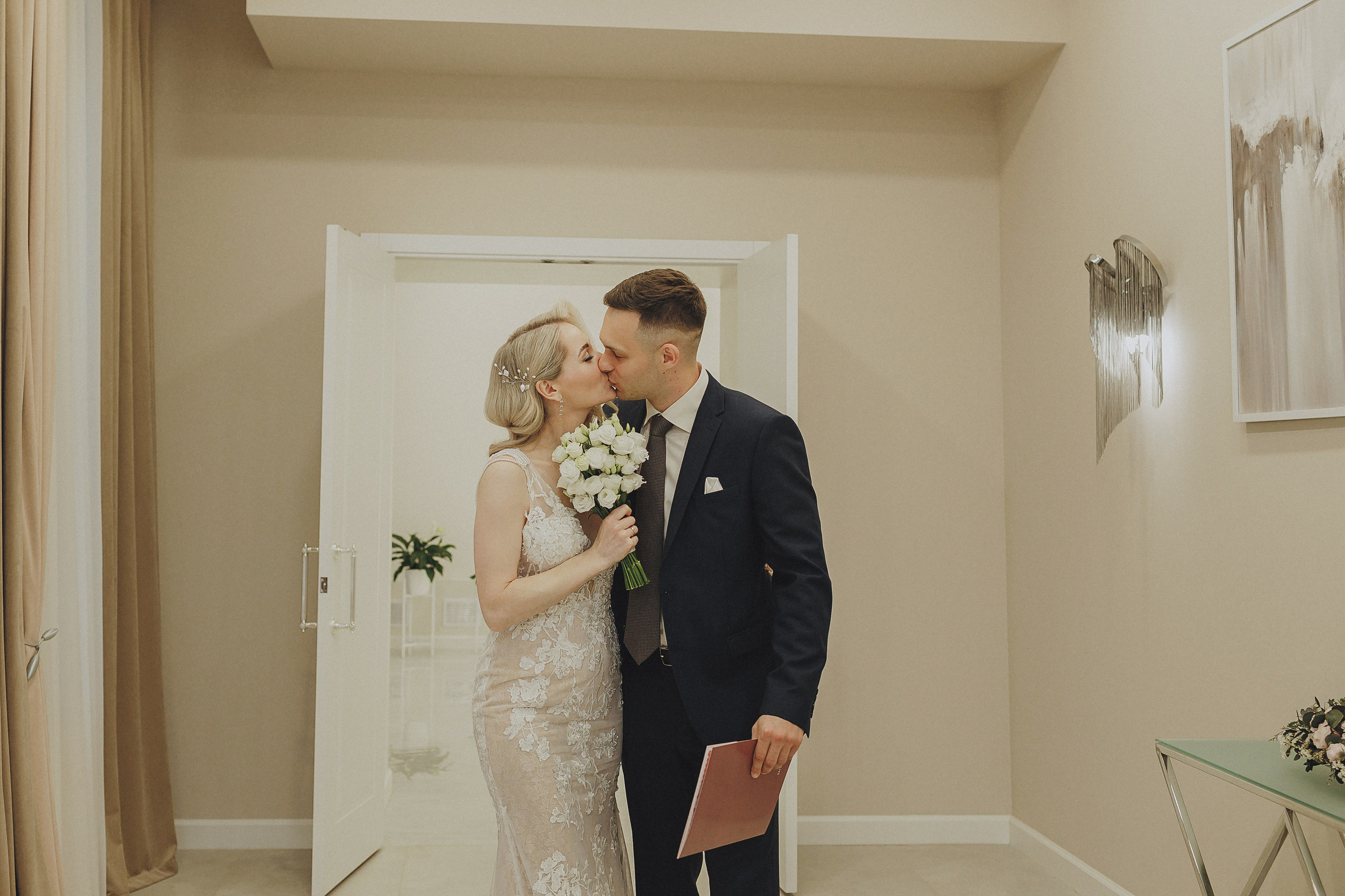 Свадебная фотосессия в Таганском ЗАГСе и Кусково. Фотограф в Москве и Люберцах Анна Ушакова