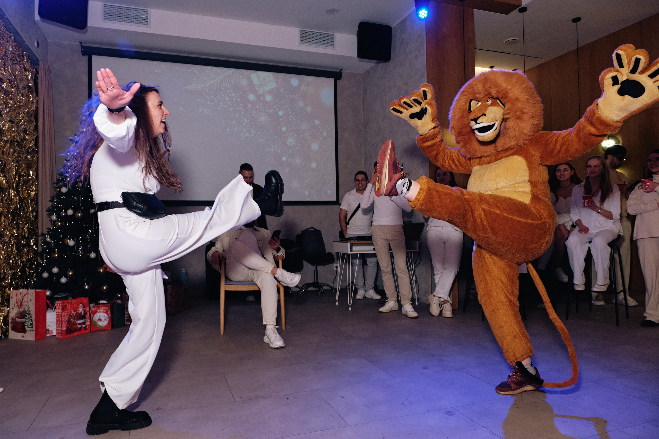 Корпоратив в белом компании Pride group. Семейные и свадебные фотосессии в СПб, в студии, на улице, на природе