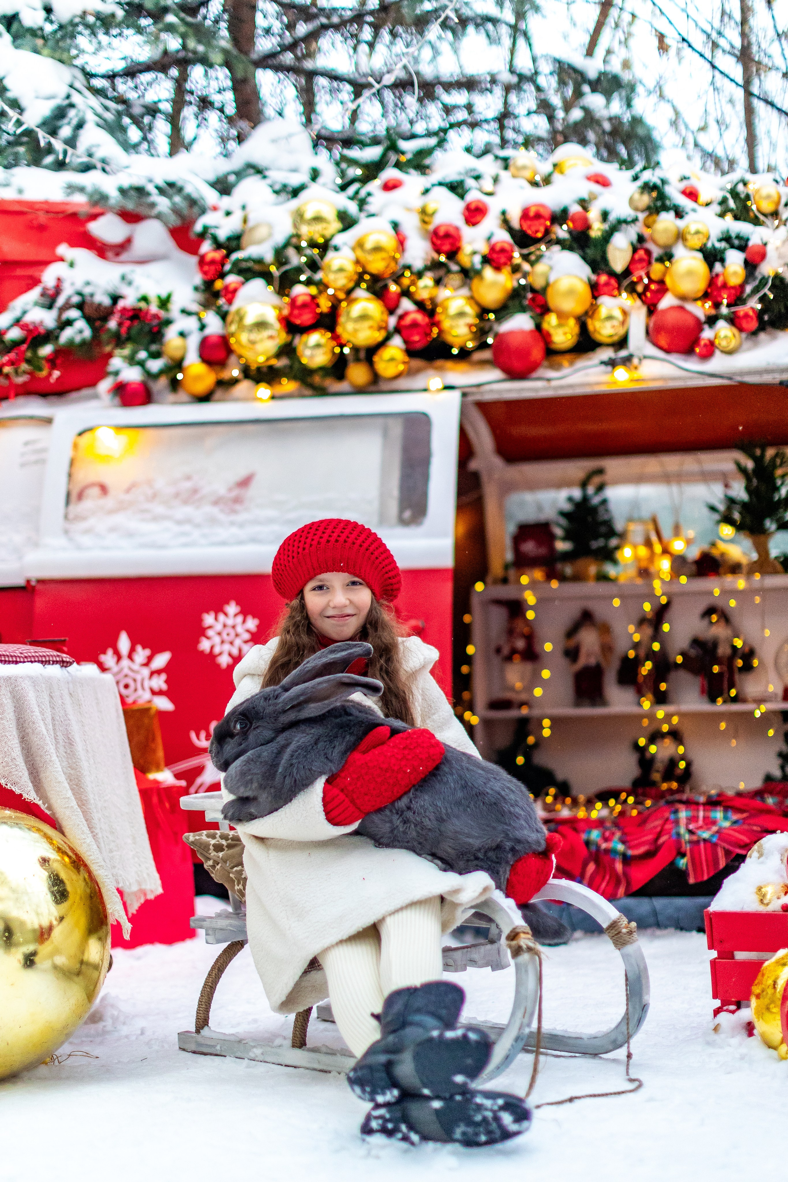 Полина и гигантский кролик Зая. Фото и видео Москва. Свадебный фотограф, видеограф, фотосессии, видеосъемка