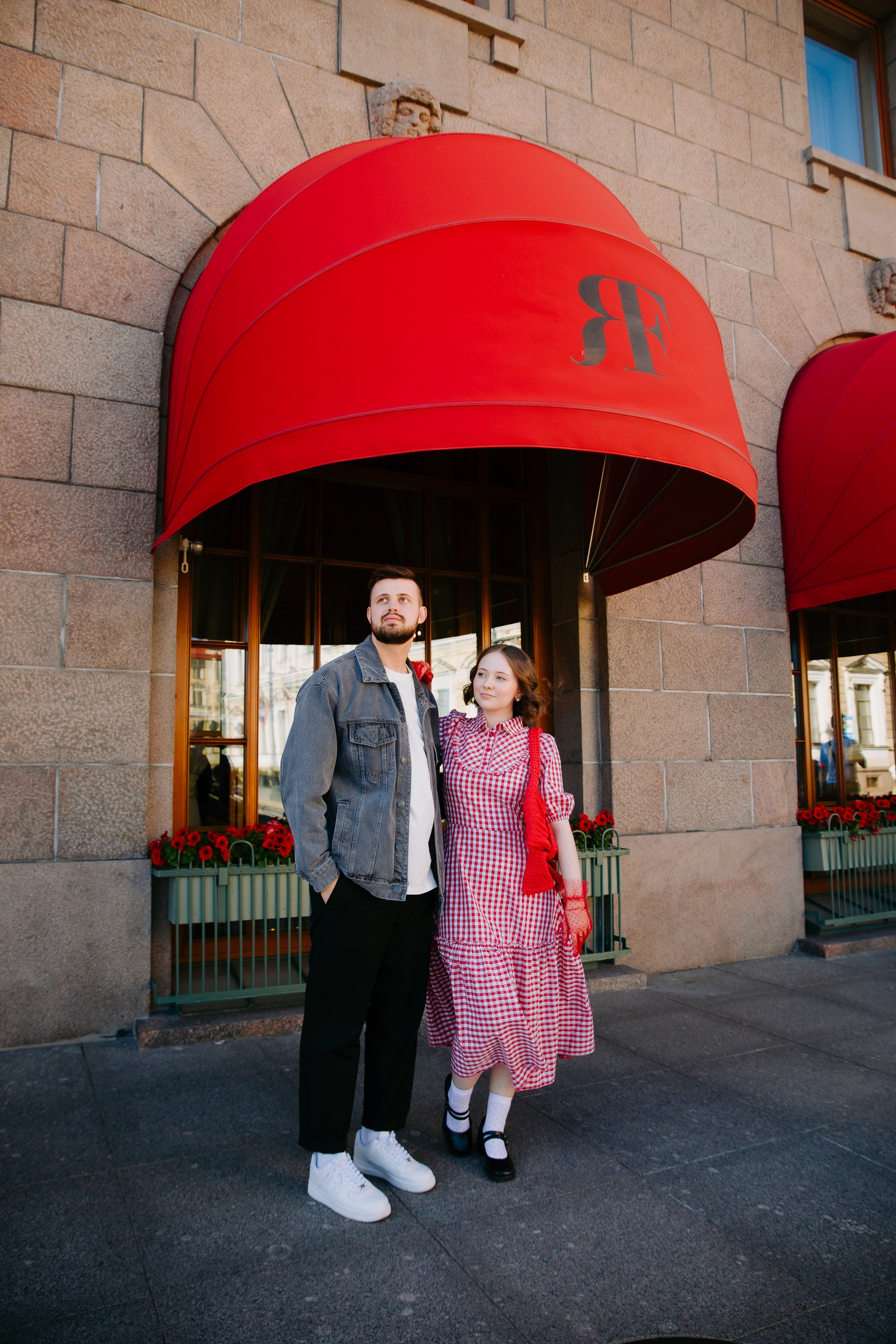 Прогулочная фотосессия лавстори в Санкт-Петербурге. Фотограф в Санкт-Петербурге Разиля Идиятуллина