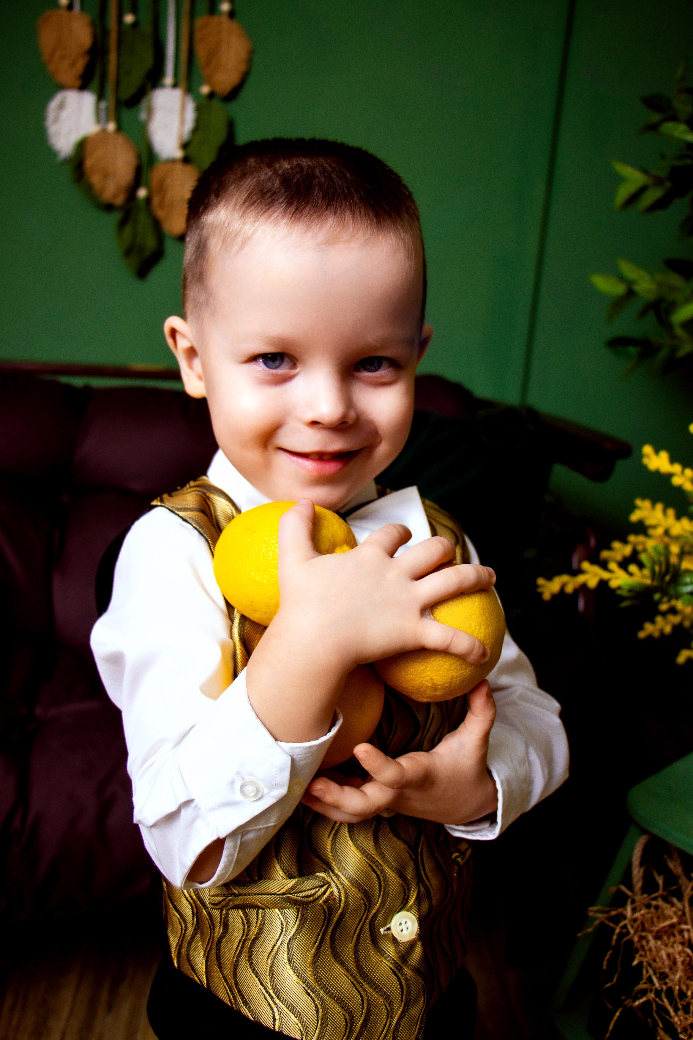 Семейная съемка с мимозой. Фотограф Татьяна Матрос