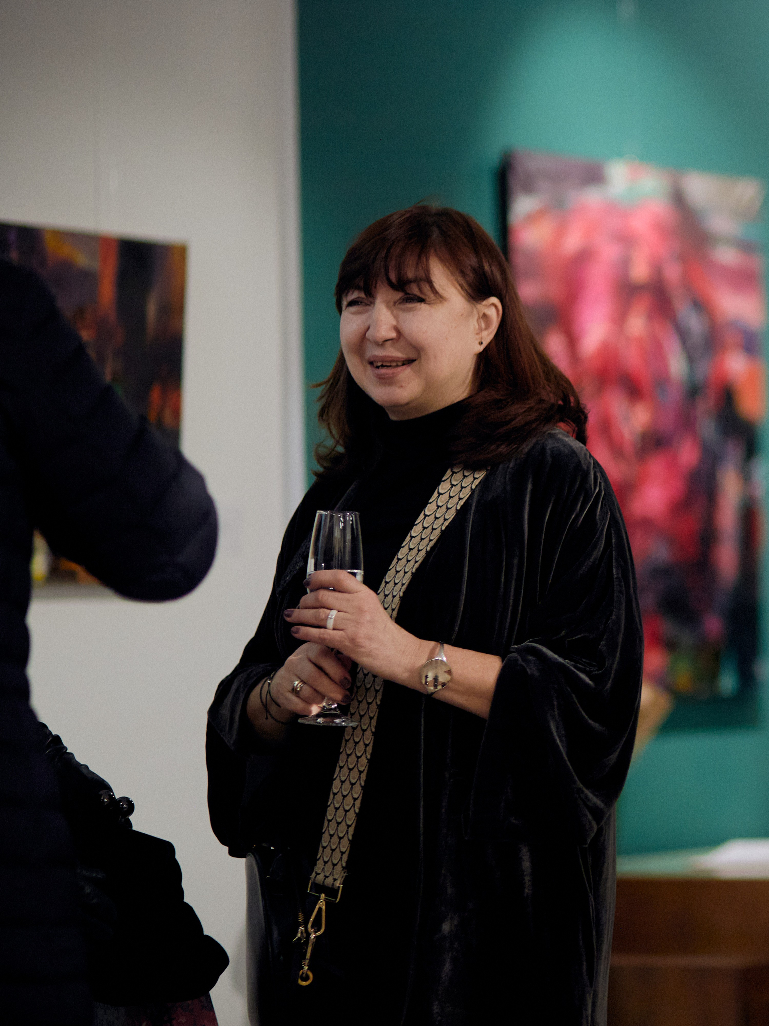 Открытие выставки краснодарской художницы Ларисы Блохиной. Фотограф Юлия Маринина