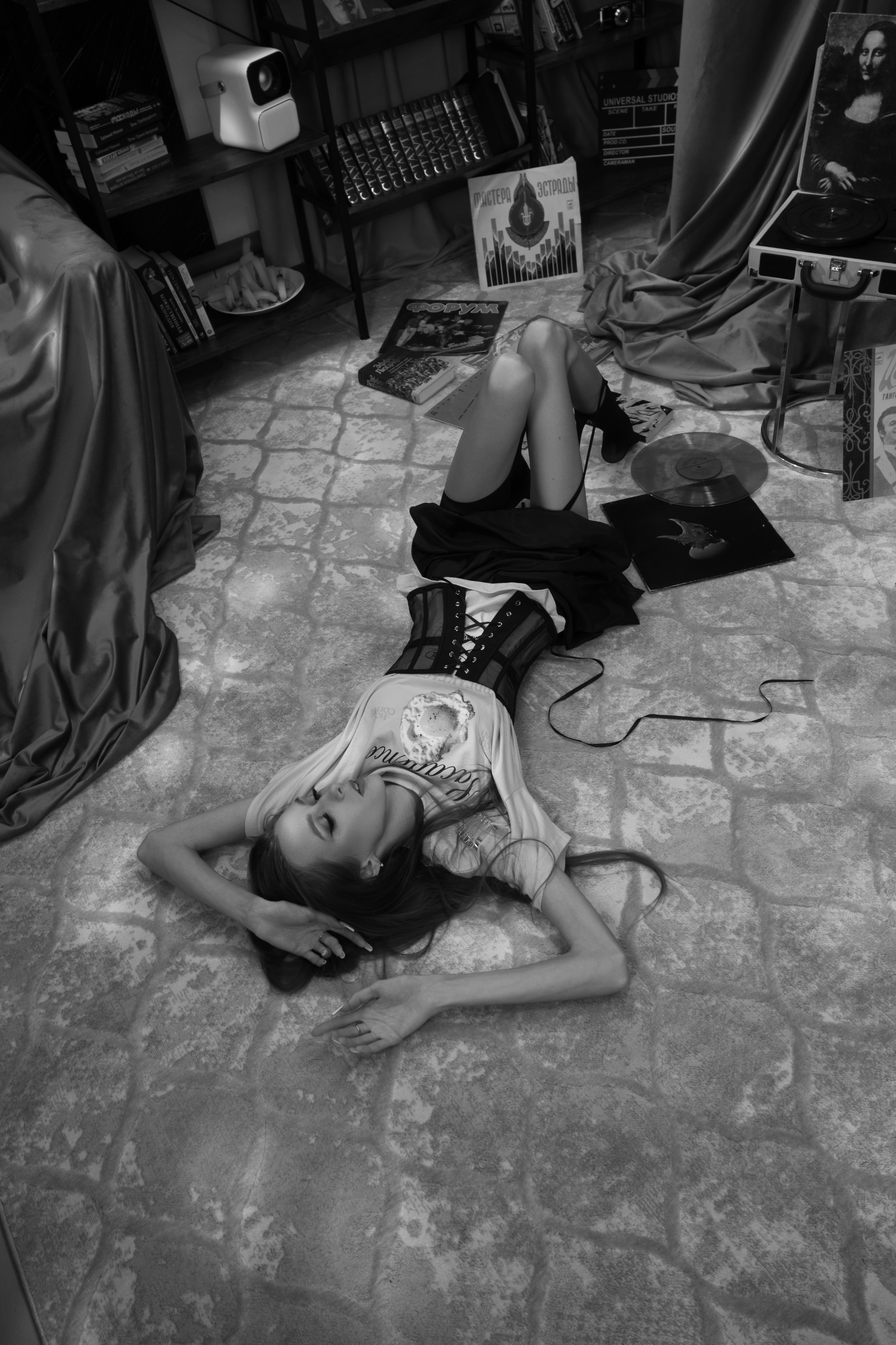 Натали и пластинки. Фотограф Коробова Екатерина