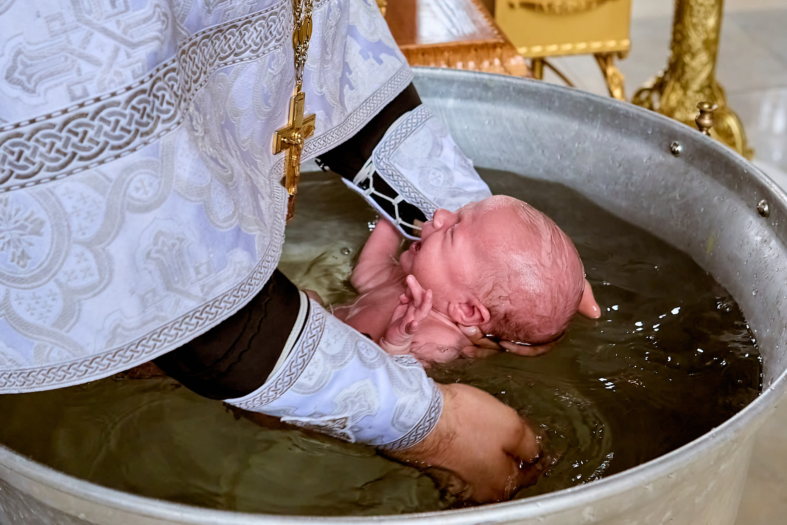 Фотограф Таинства Крещения и Венчания в Дзержинске и Нижнем Новгороде для фотокниги и альбомов