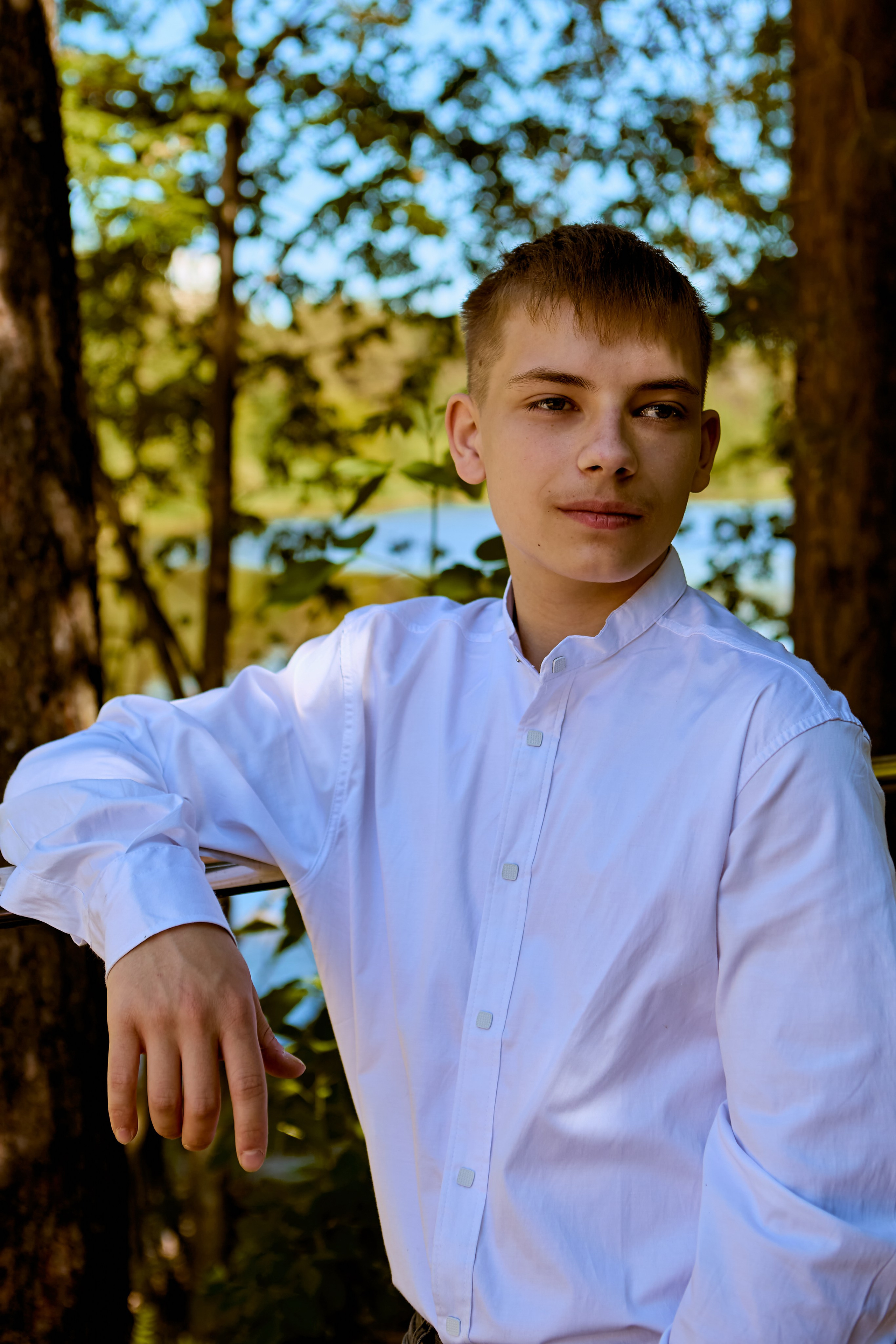 Портрет юного ученика девятого класса — момент вдохновения и радости, запечатлённый Николаем Головановым, г. Дзержинск.