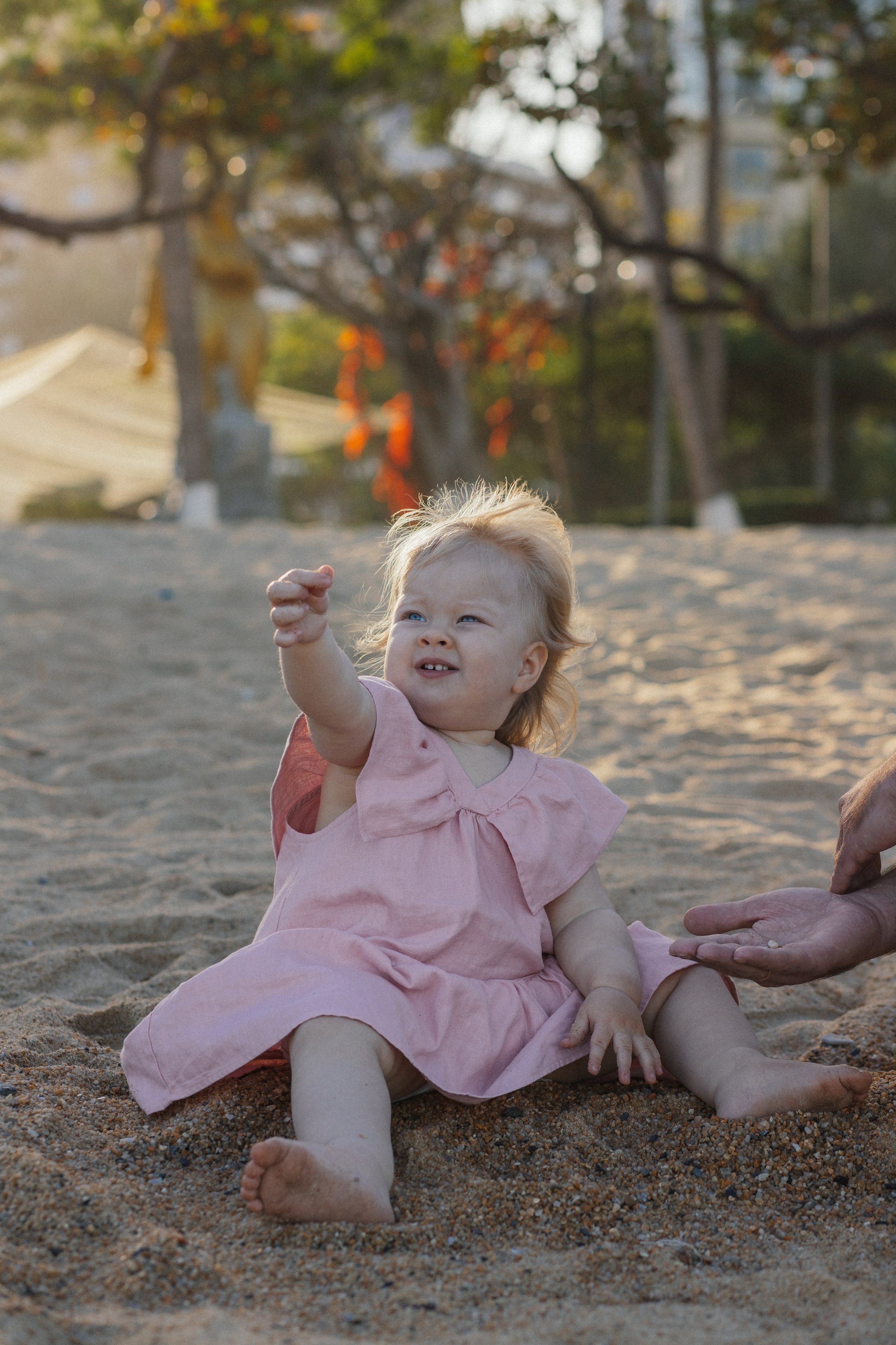 Вика и Влад с Соней на пляже. Главная