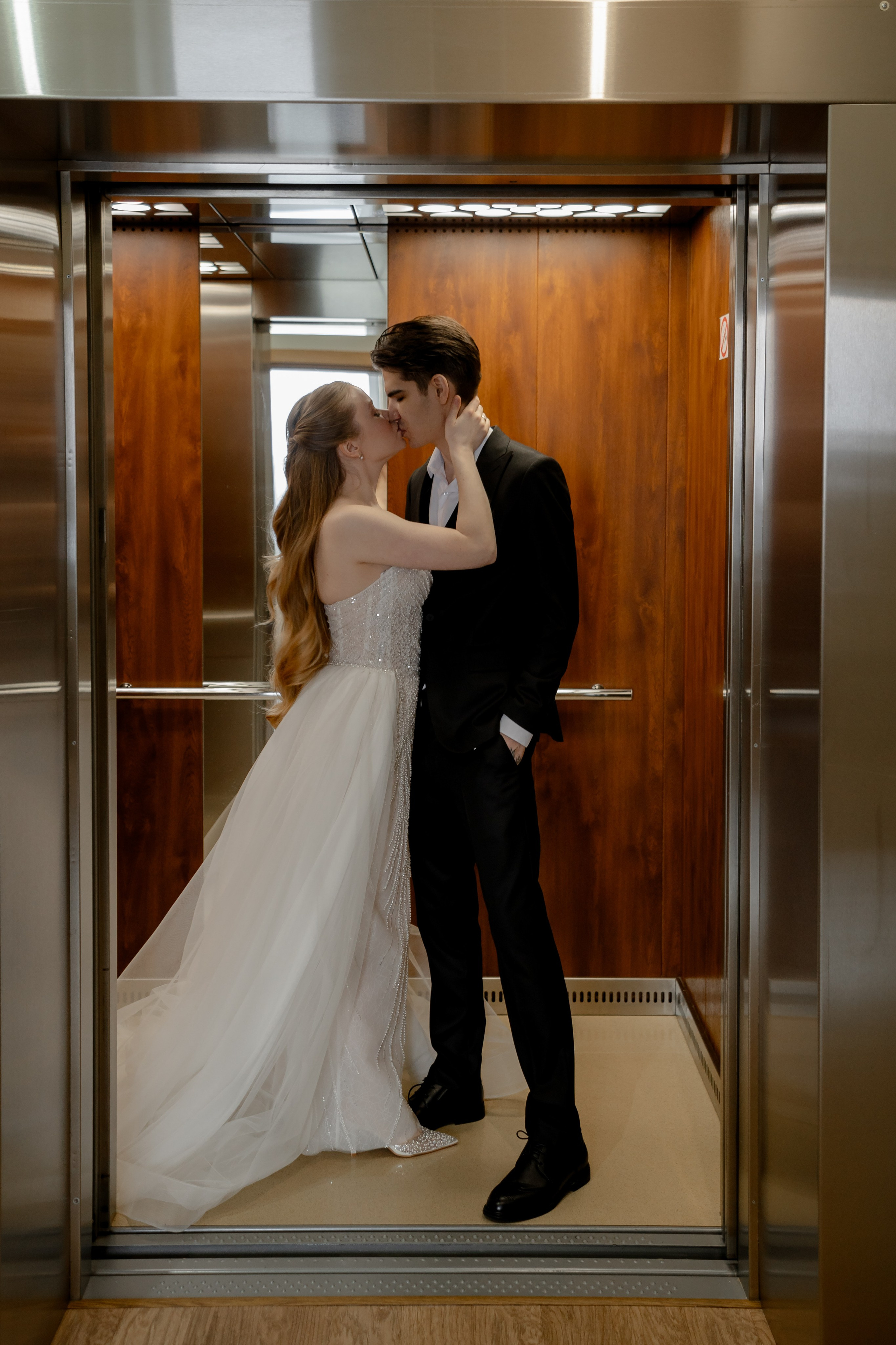 СВАДЕБНАЯ СЬЕМКА СБОРОВ В ОТЕЛЕ И ВЫЕЗД НА ЦЕРЕМОНИЮ (СНЯТО В СИБИРЕ В НИЖНЕВАРТОВСКЕ)М. Профессиональный фотограф, Санкт-Петербург — Виктория Богомолова