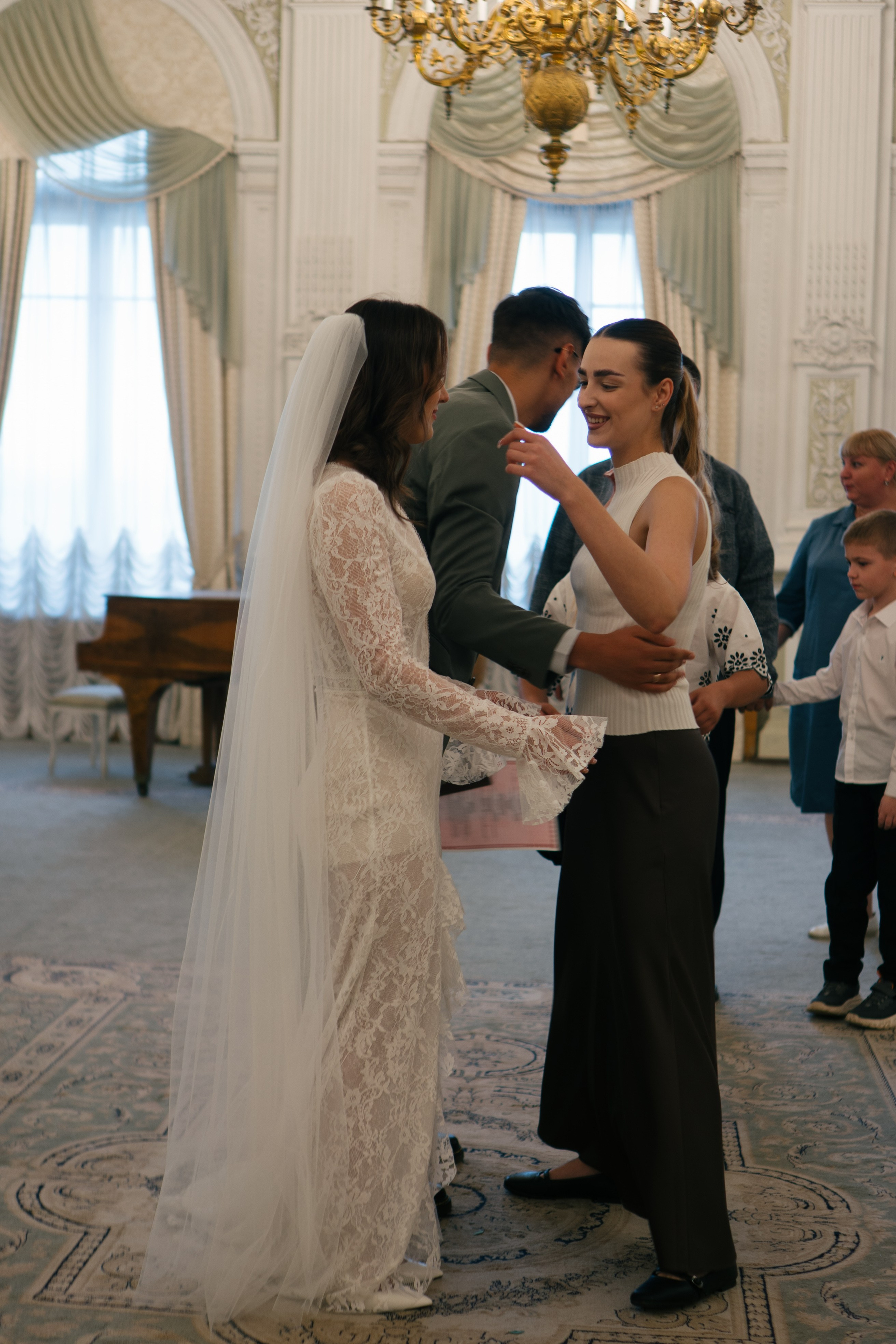 СЪЁМКИ В ПЕРВОМ ДВОРЦЕ ПРОГУЛКА И СТУДИЯ. Профессиональный фотограф, Санкт-Петербург — Виктория Богомолова