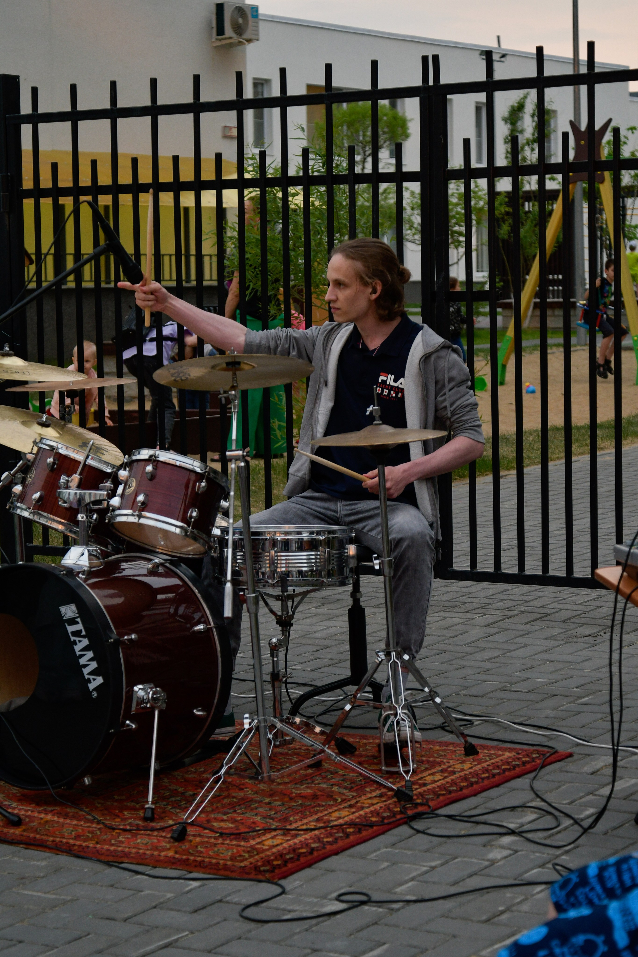 Концерт школы барабанов в соседском центре. Фотографы в Тюмени Андрей и Лидия Войвод