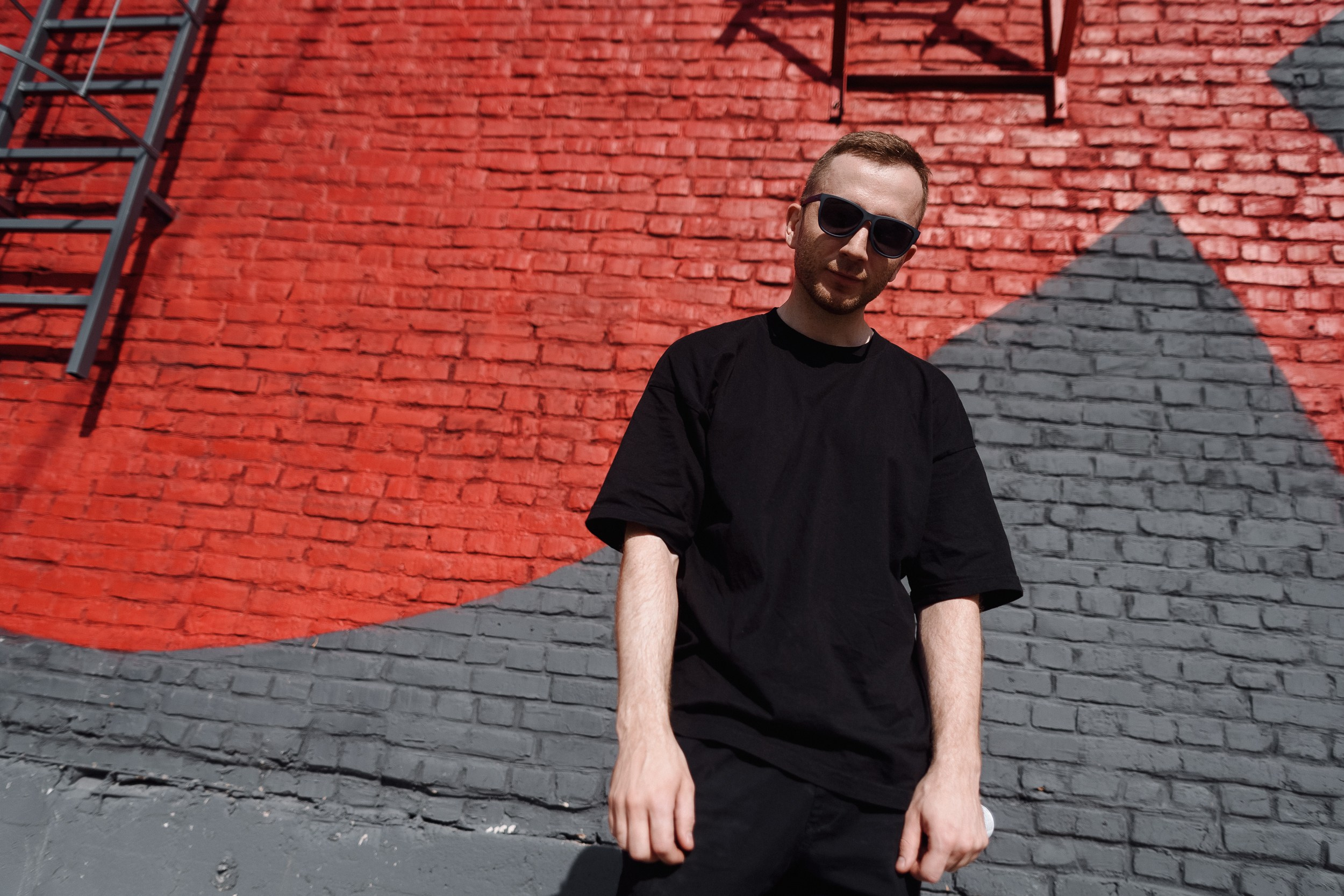 Уличная фотосессия мужской портрет. Фотограф Дарья Мустафина, Тюмень